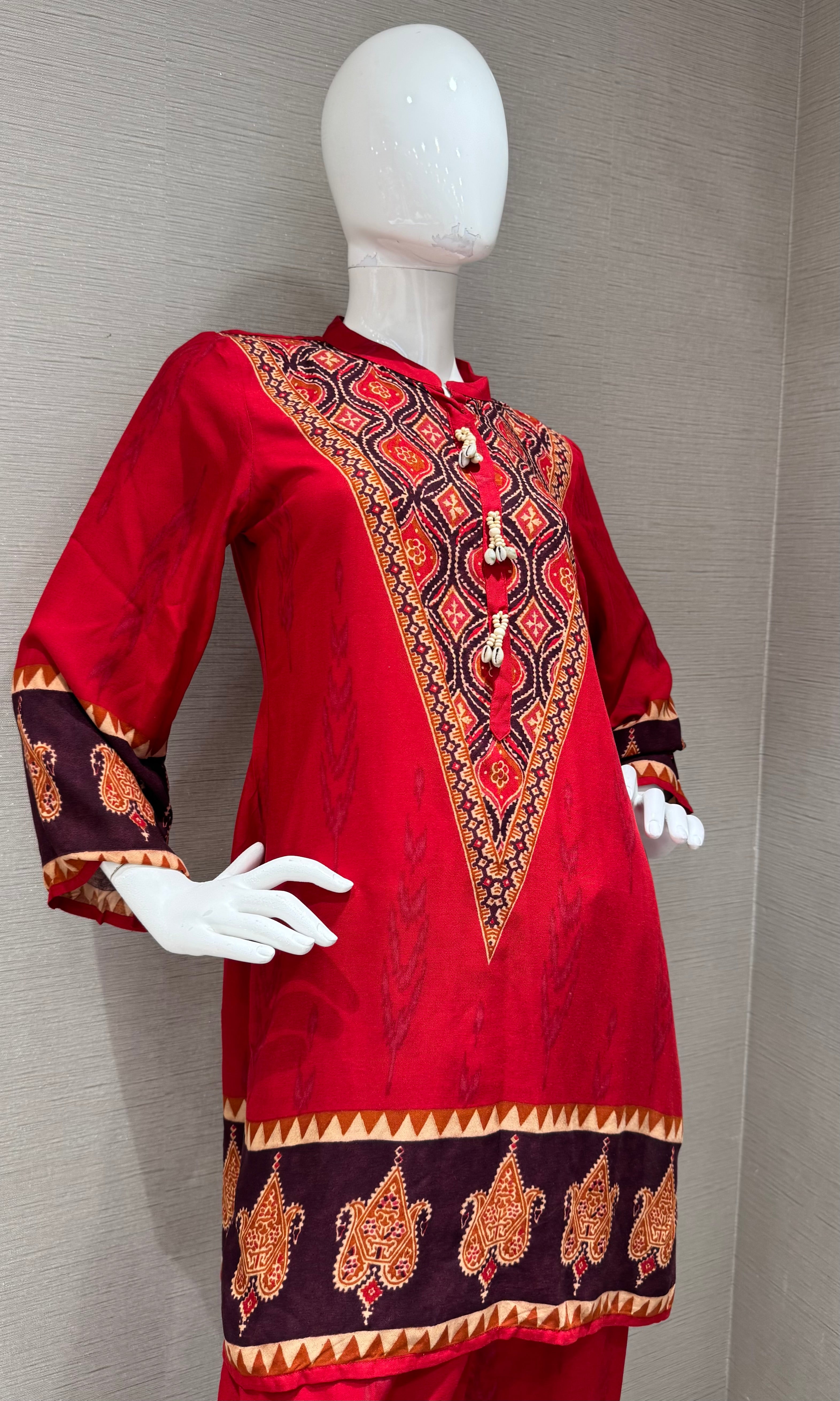 RED Intricate Bordered cord set