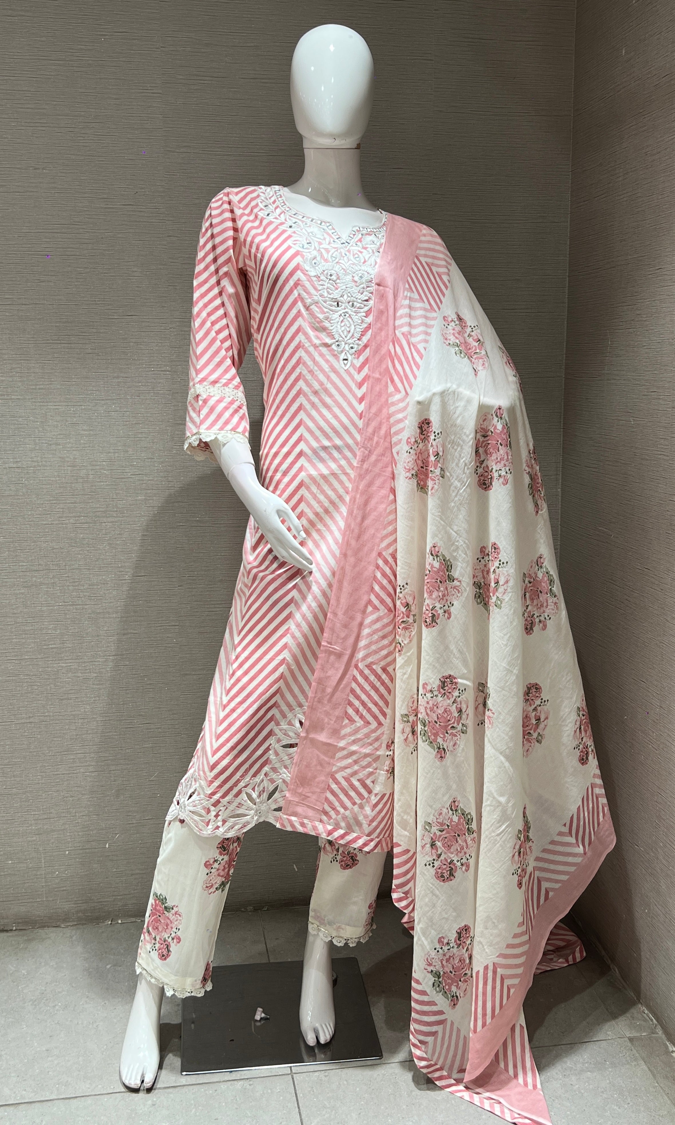 PEACH LEHARIYA ZIG ZAG PRINT KURTA SET