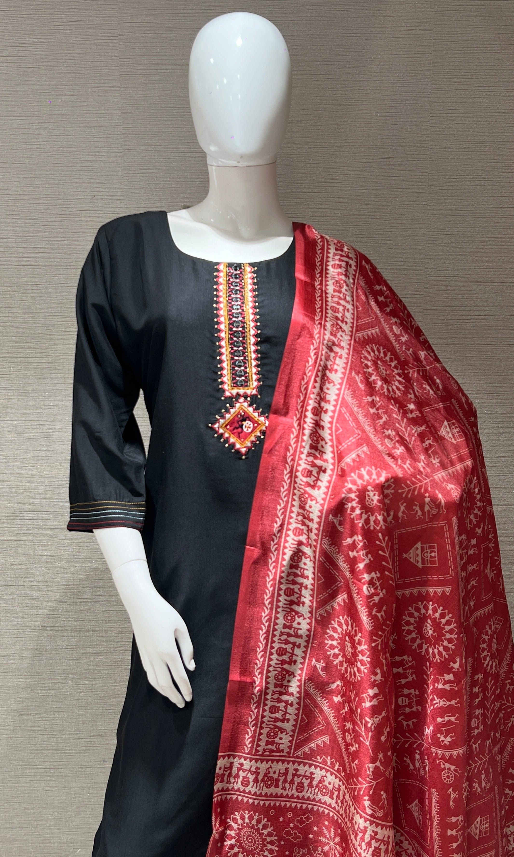 Black kurta set with contrast dupatta