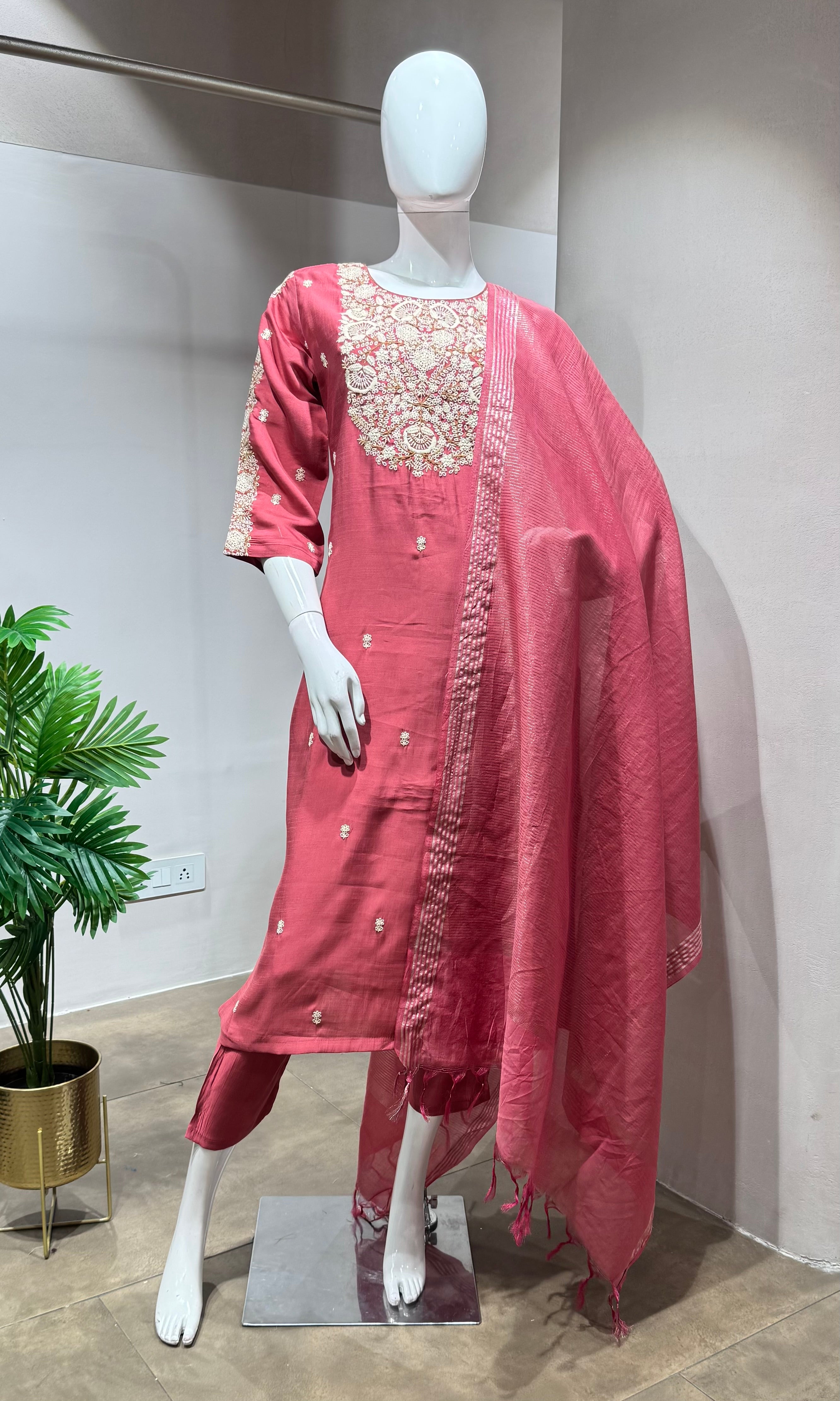 Pink thread work Embroidery kurta set