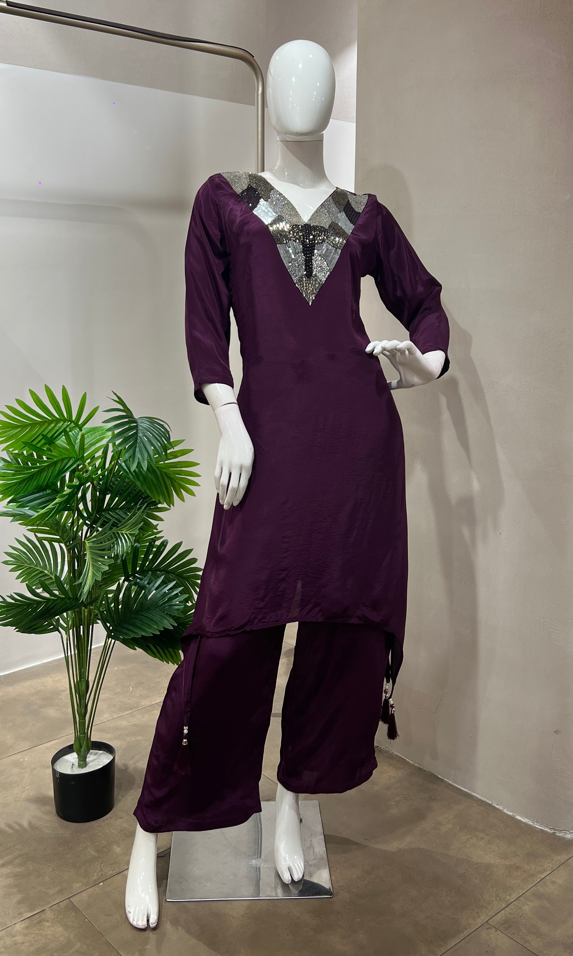 WINE ELEGANT V NECK CORD SET