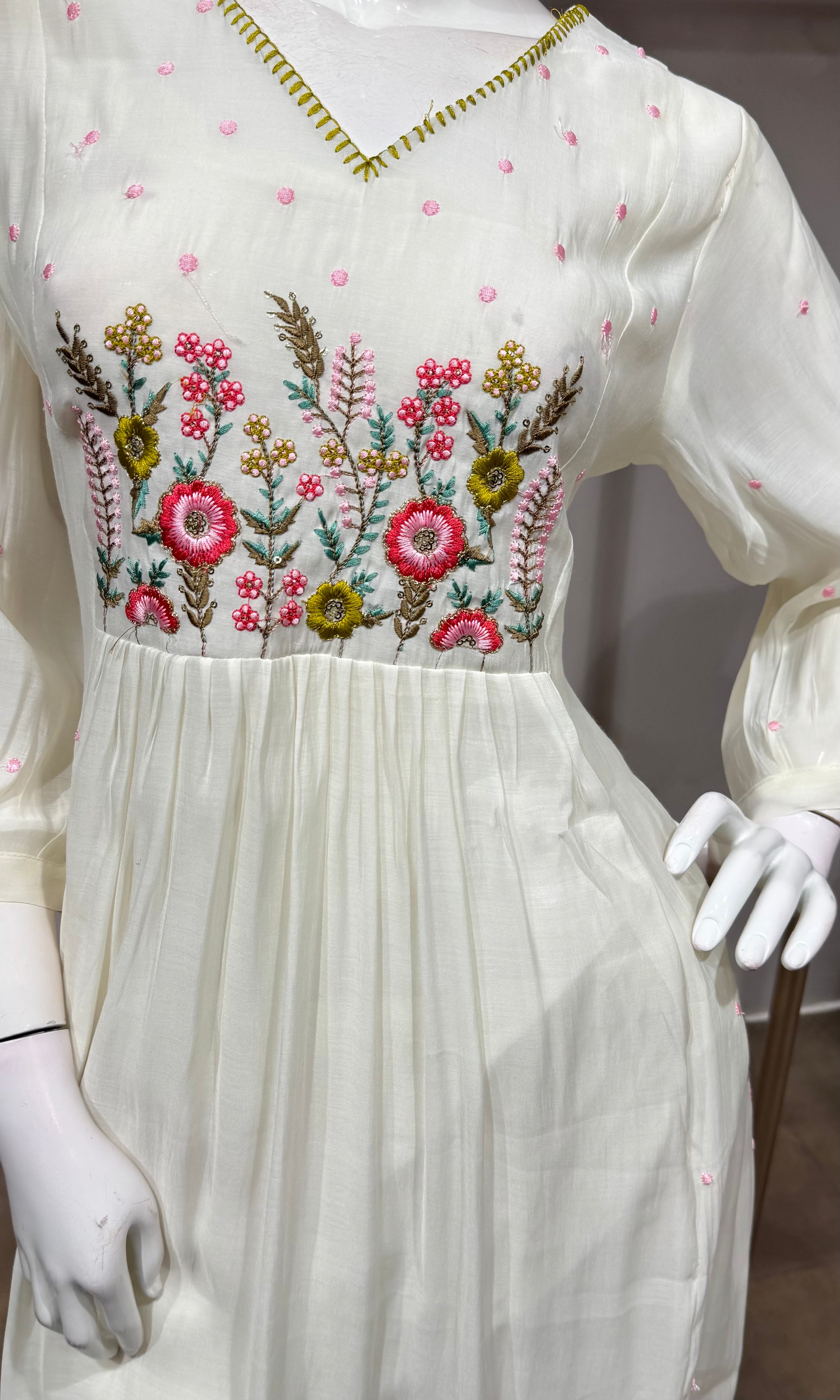 Cream Mul Chanderi embroidered kurta set
