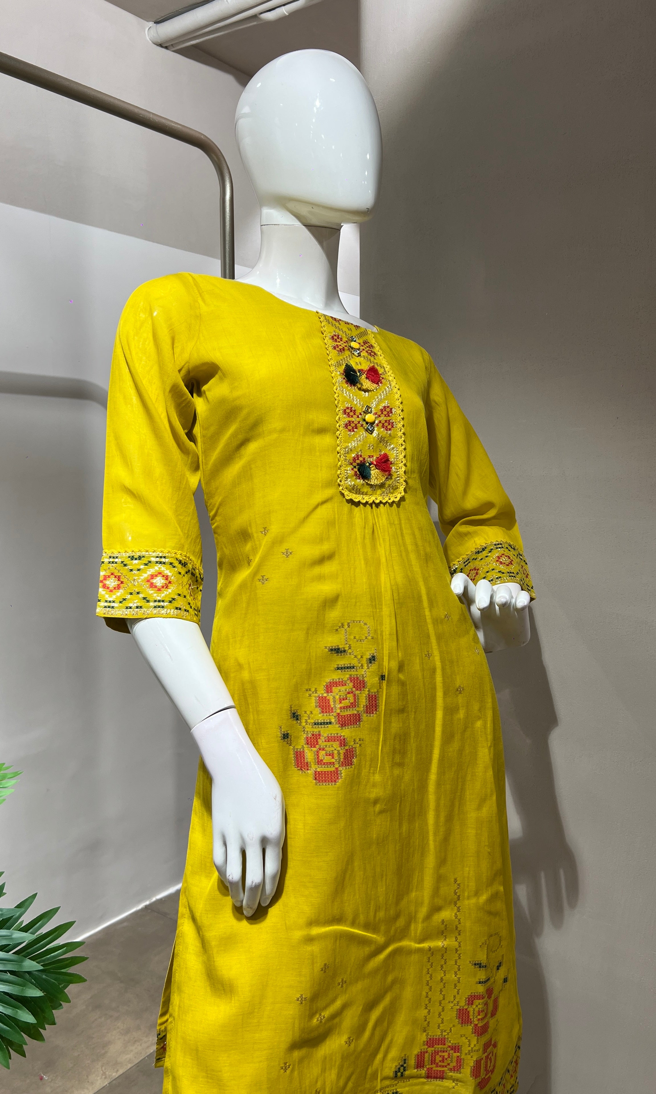 MUSTARD FLORAL EMBROIDERED KURTA SET