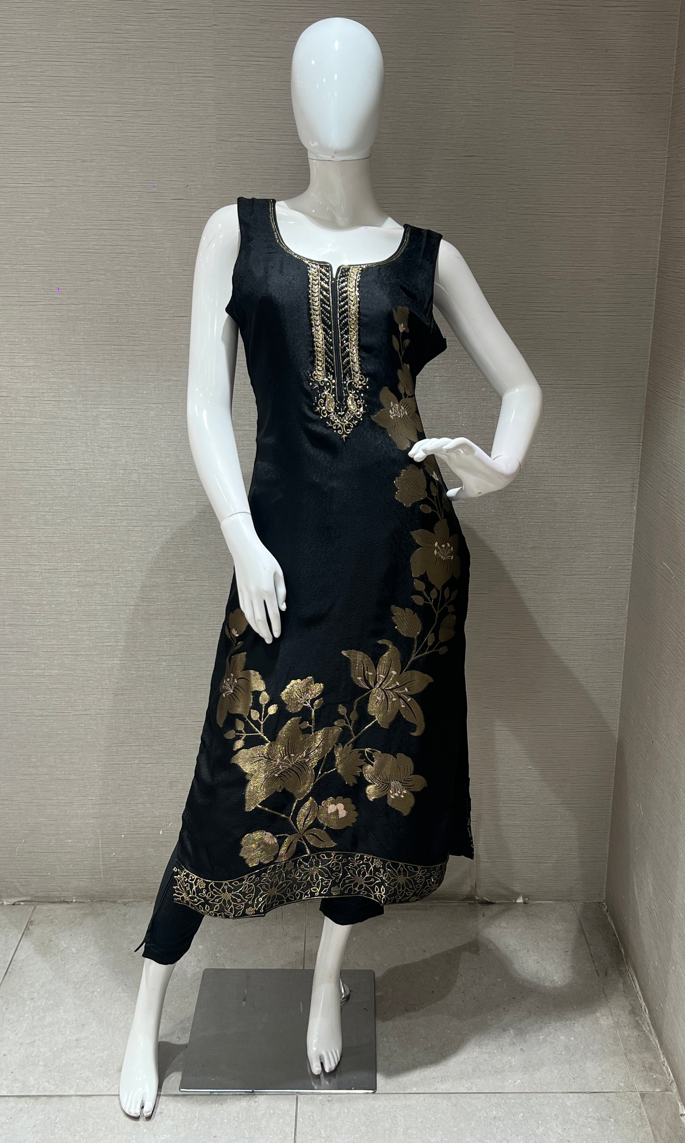 Black floral embroidered kurta set
