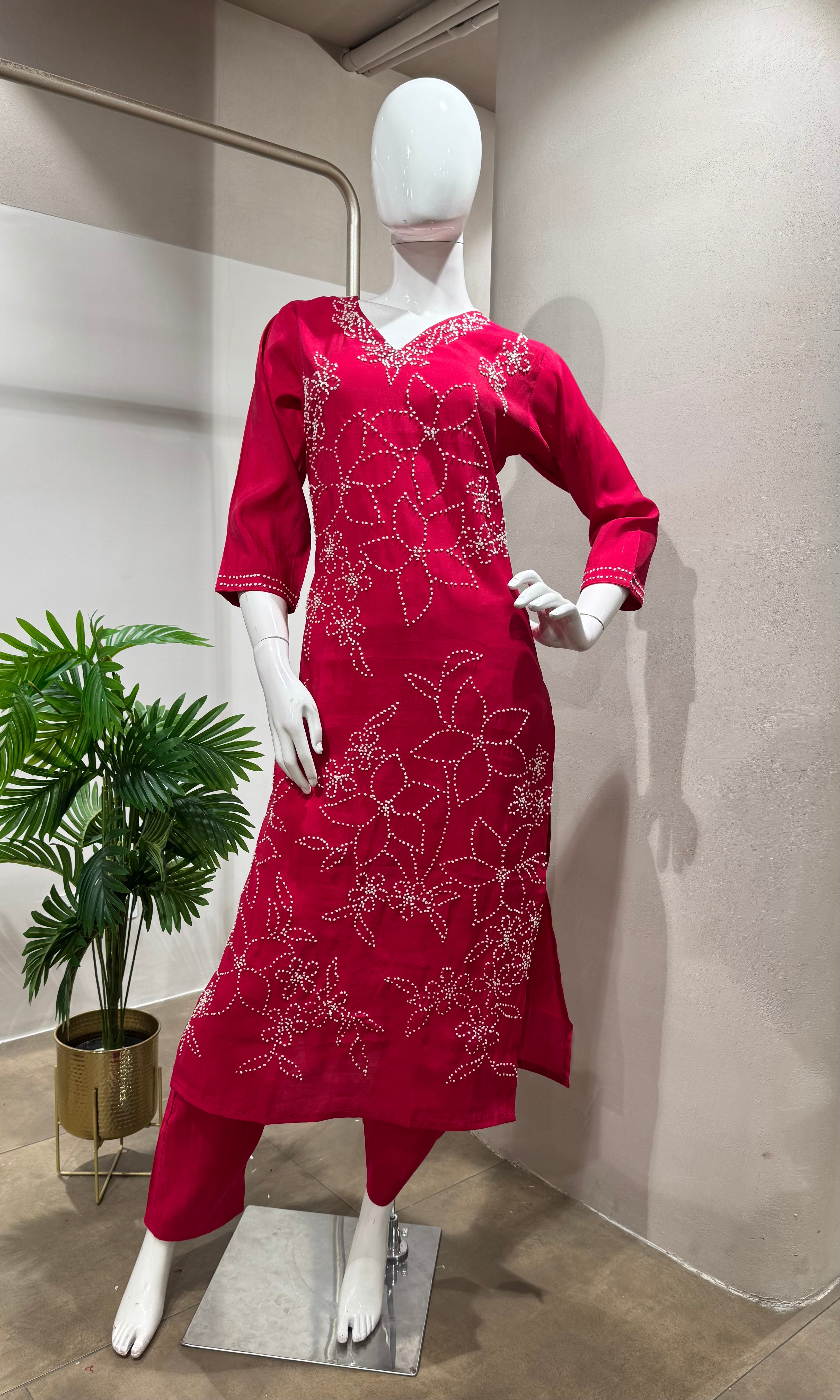 RANI THREAD FLORAL EMBROIDERY KURTA SET
