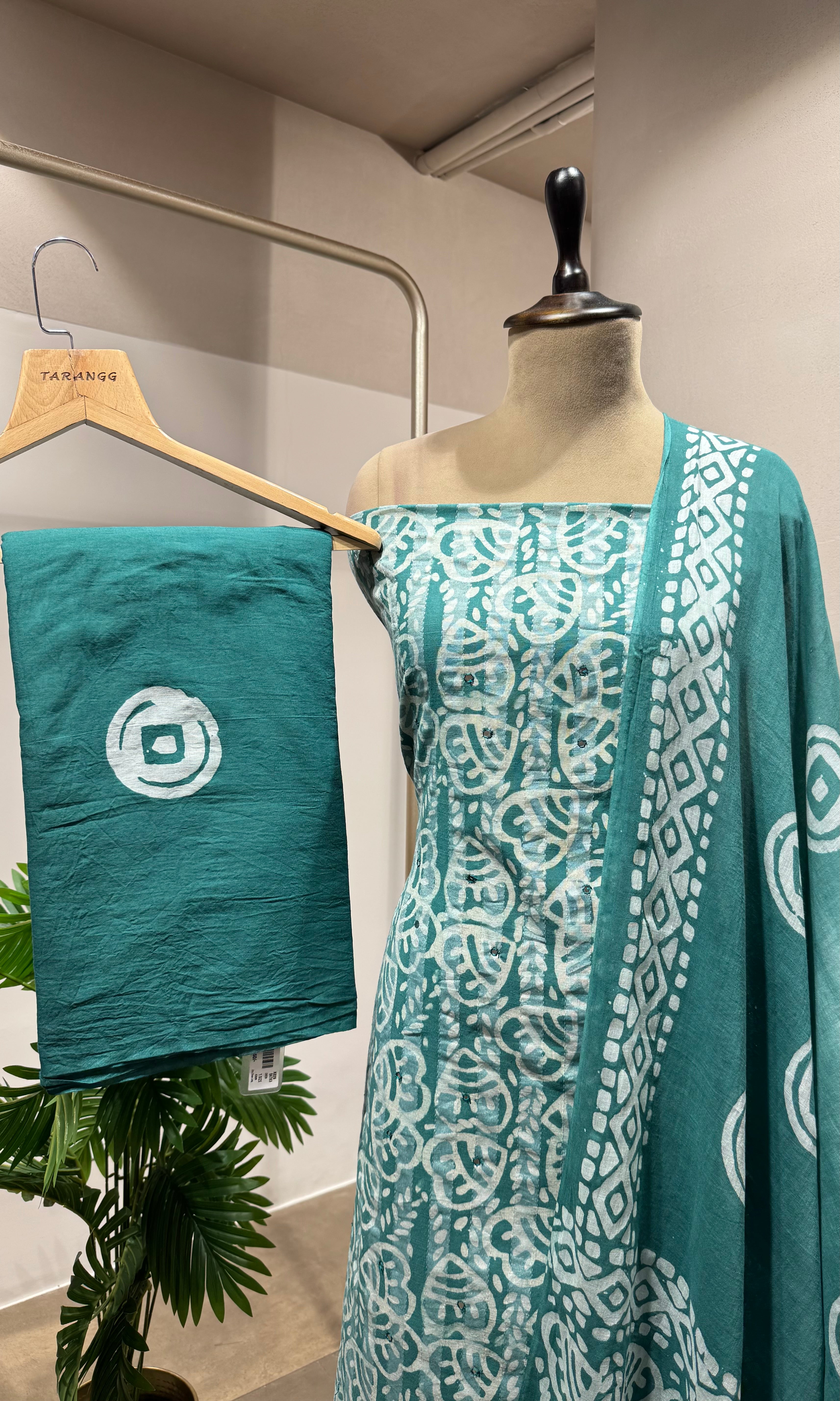 GREEN ETHNIC PRINTED DRESS MATERIAL
