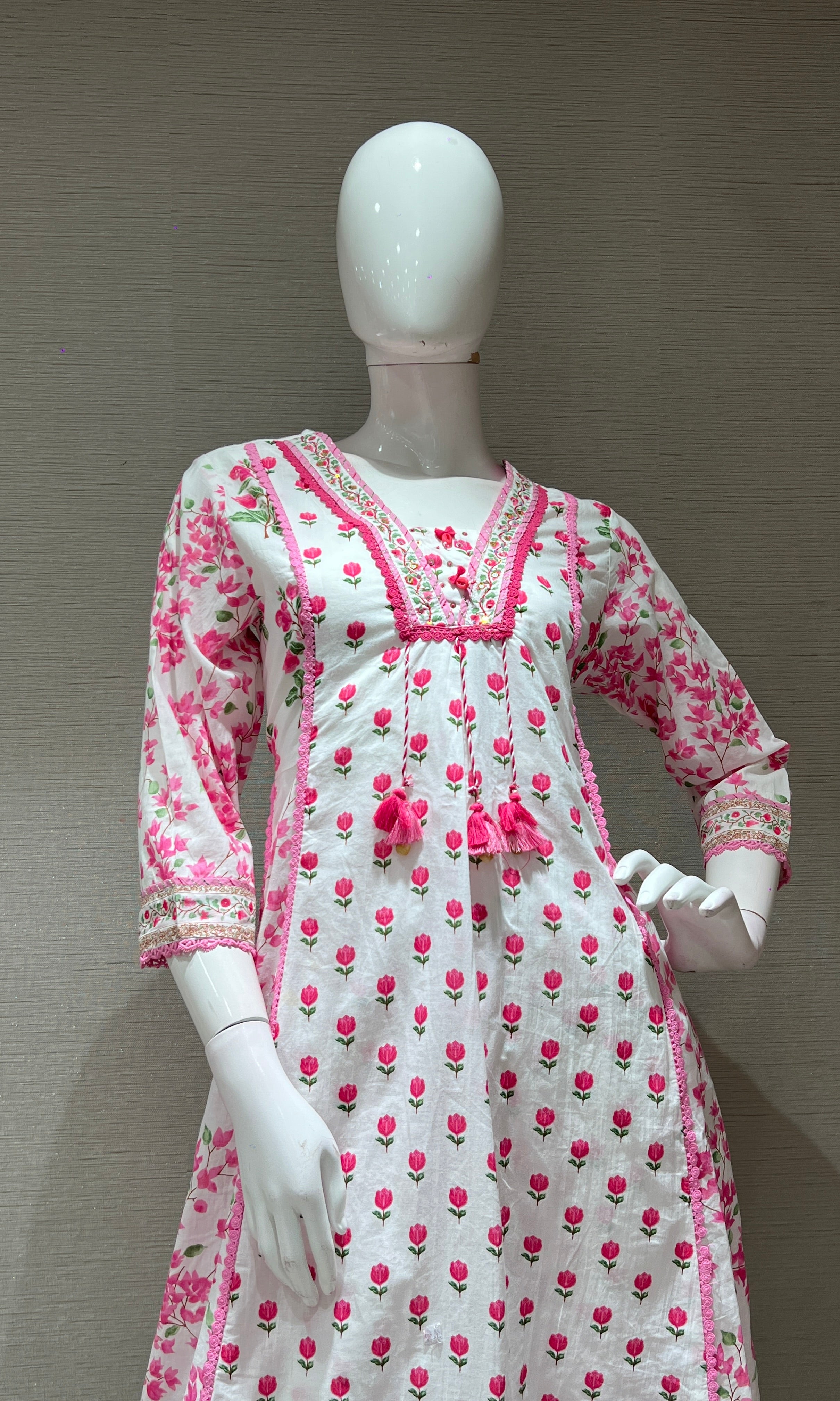 White ROSE FLORAL KURTA SET WITH PALAZZO PANTS