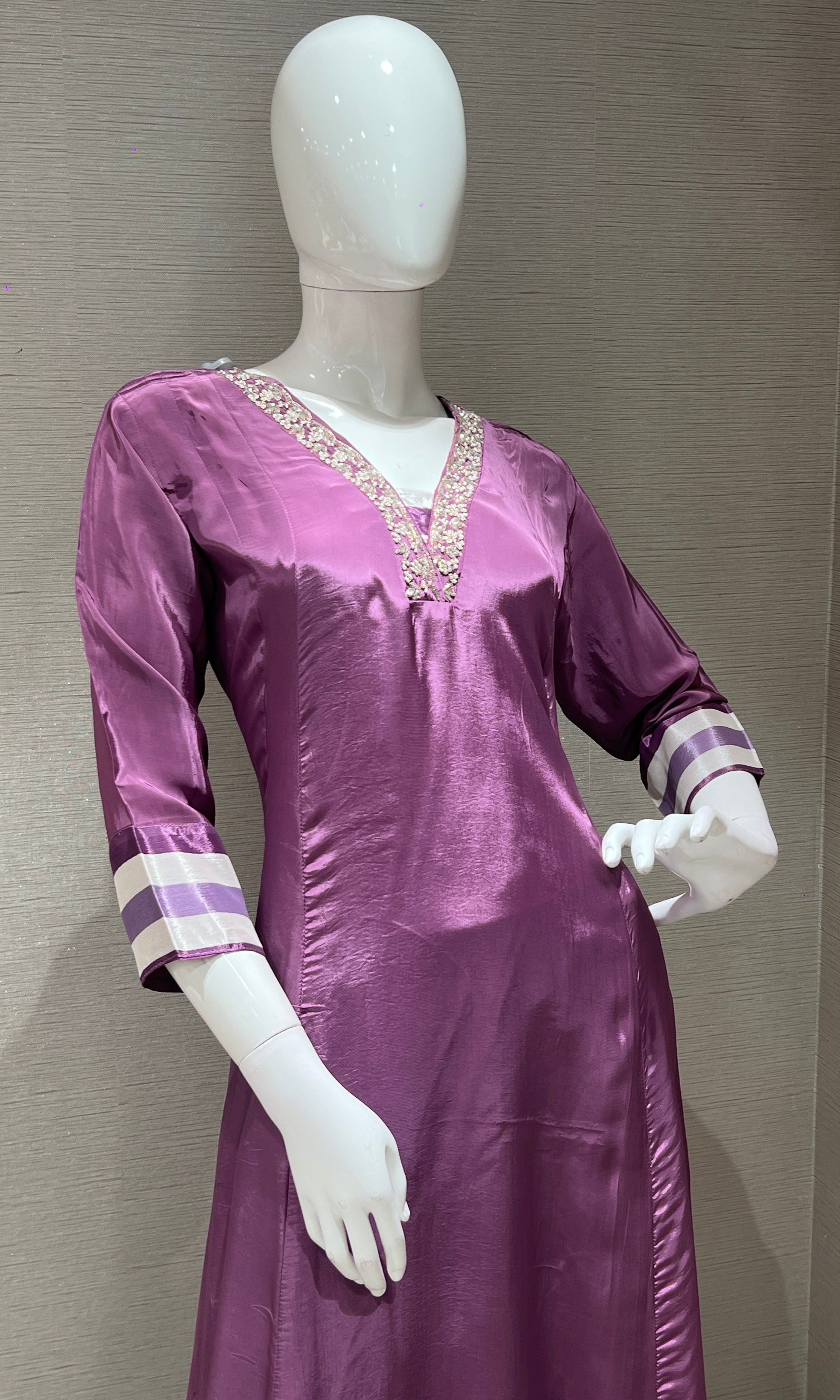 Lilac kurta set with a striped dupatta