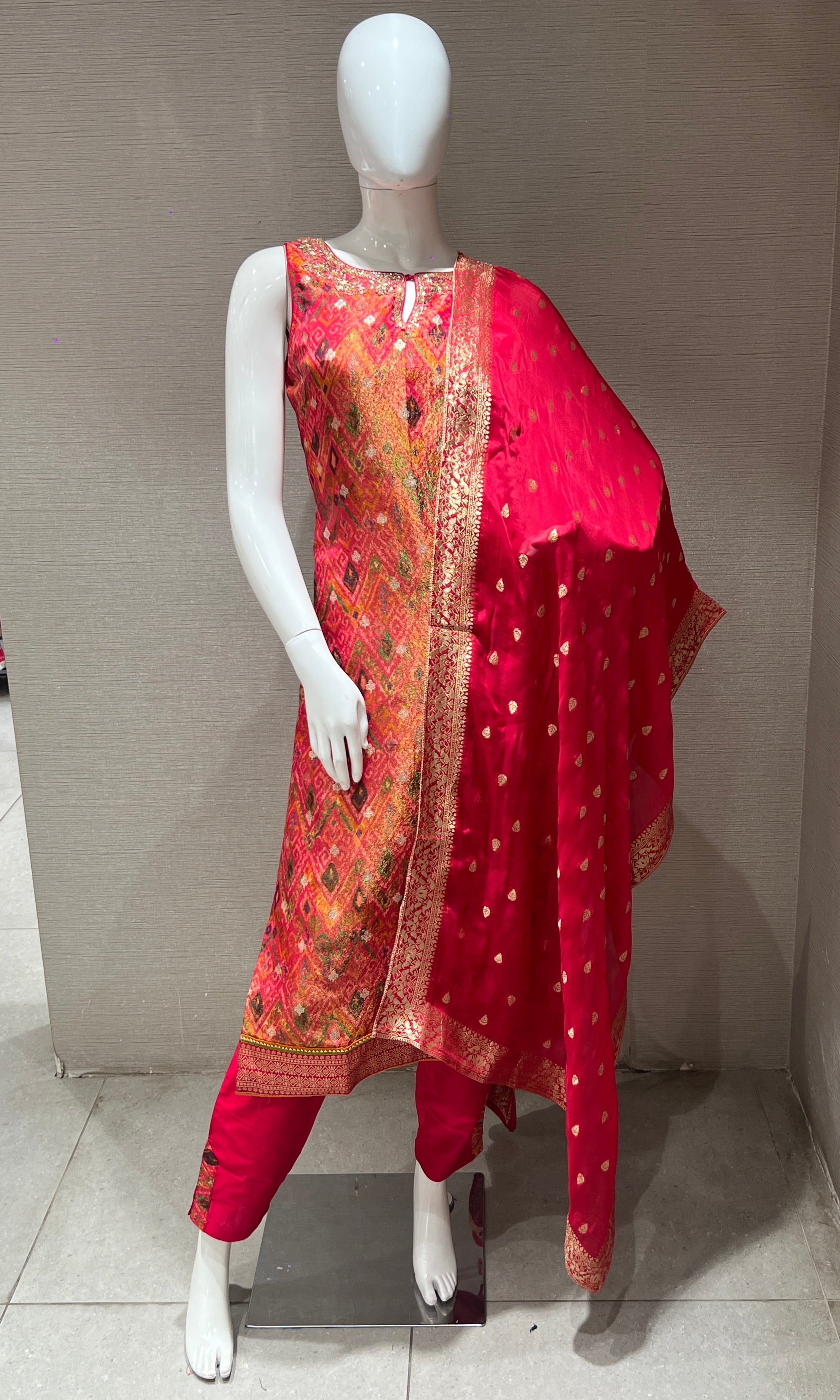 Red kurta set