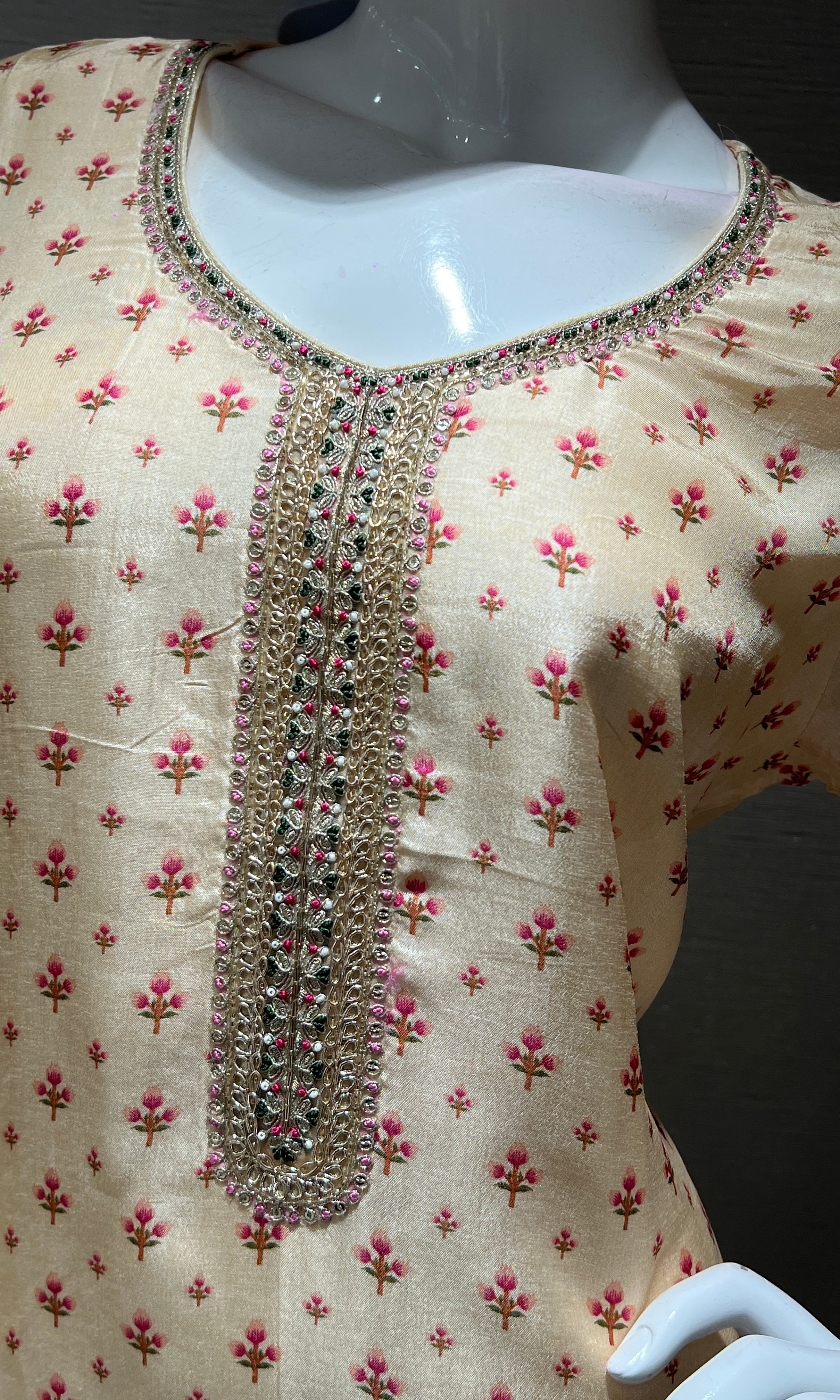 IVORY EMBROIDERED KURTA SET WITH FLORAL DUPATTA