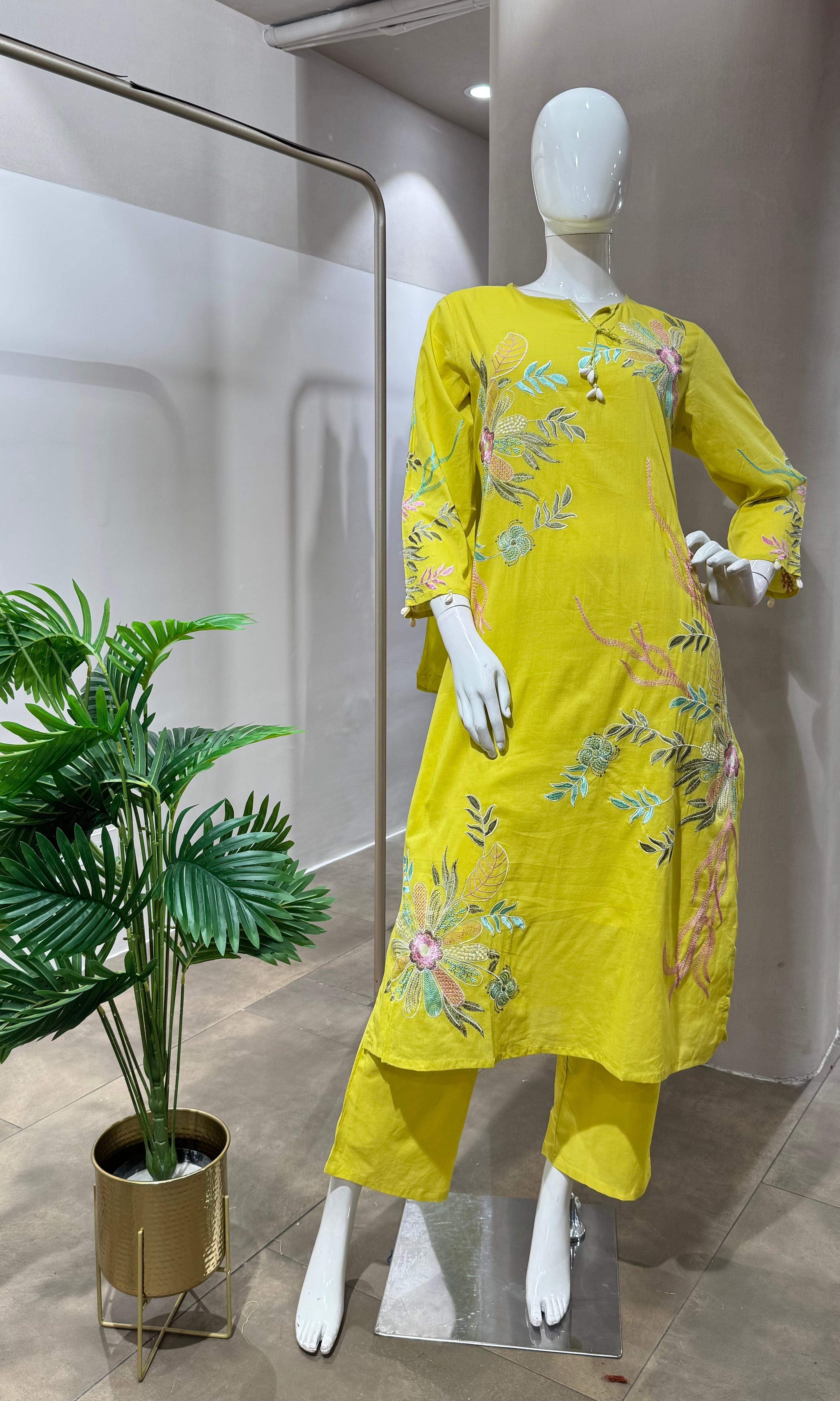 LIRIL FLORAL MOTIFS KURTA SET
