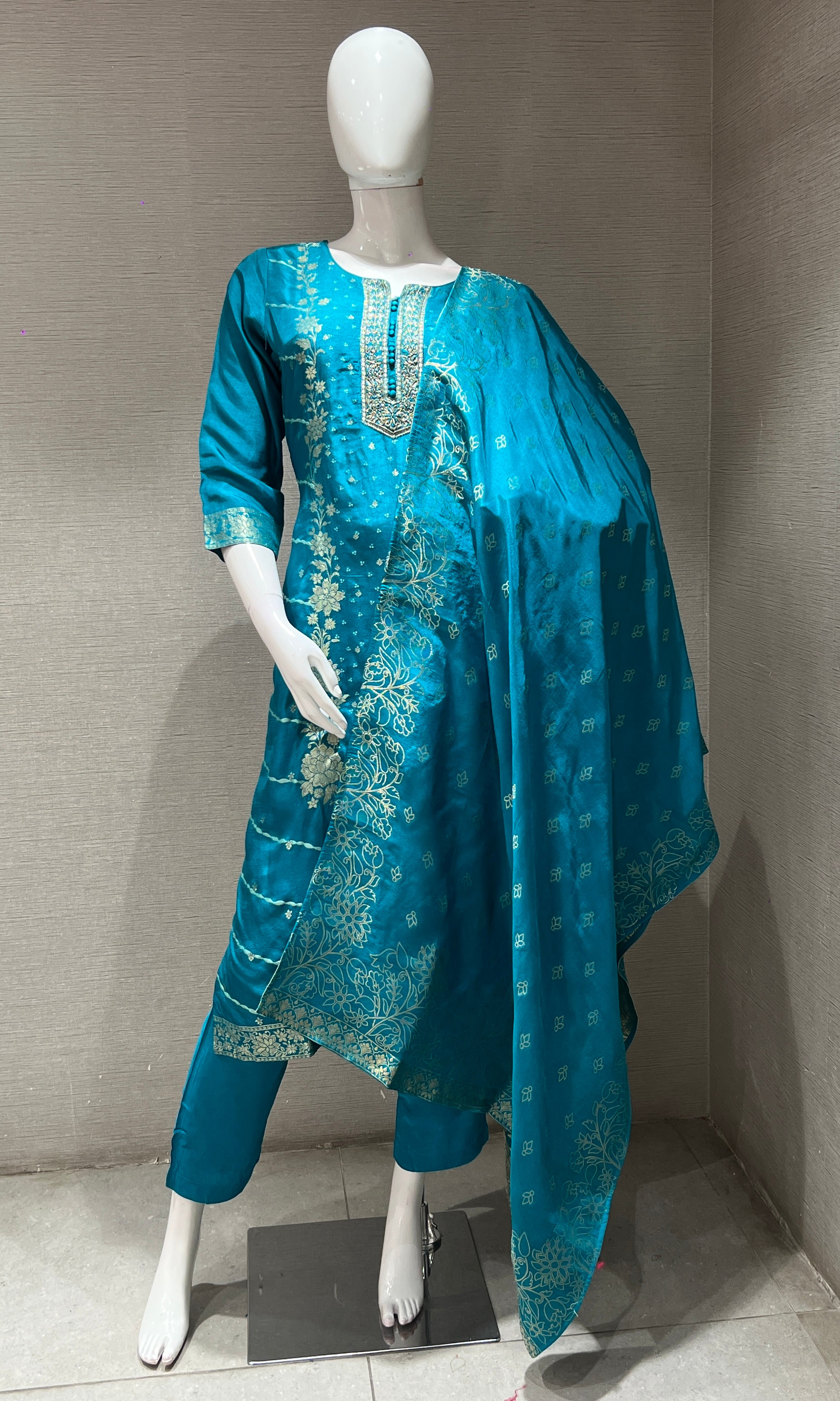 RAMA FLORAL PRINT EMBROIDERED KURTA SET