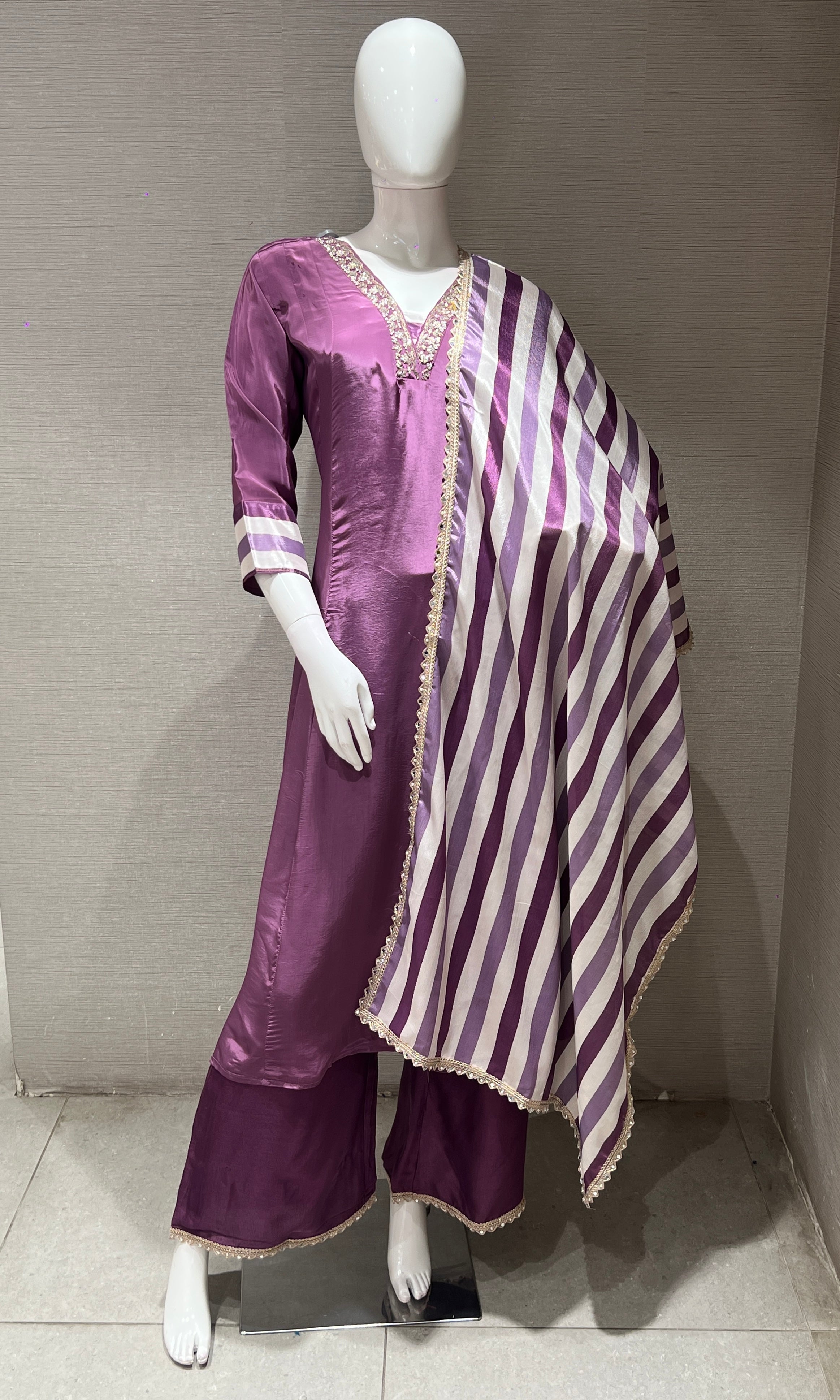 Lilac kurta set with a striped dupatta