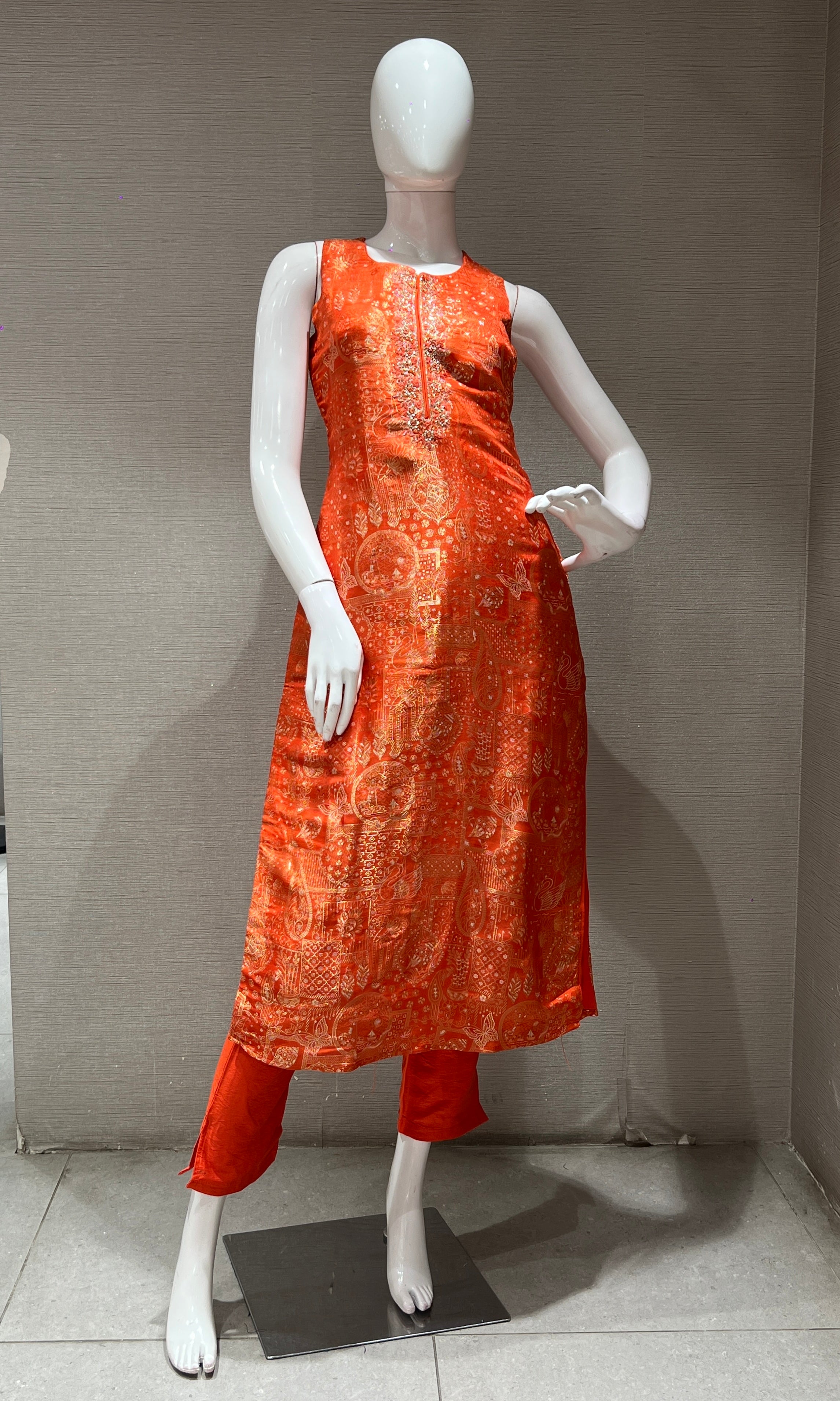 ORANGE ETHNIC KURTA SET WITH WOVEN DUPATTA