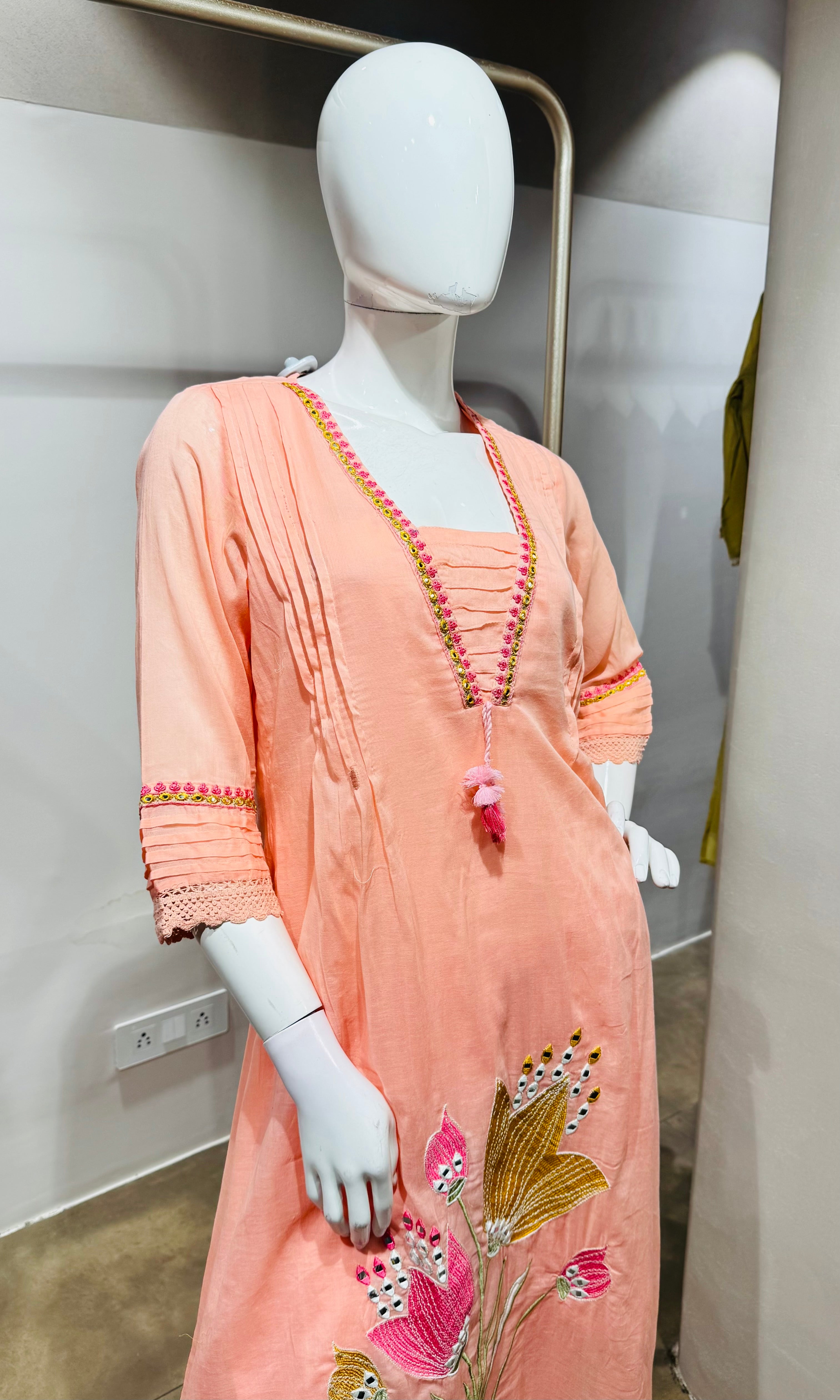 Pink Floral embroidered kurta set