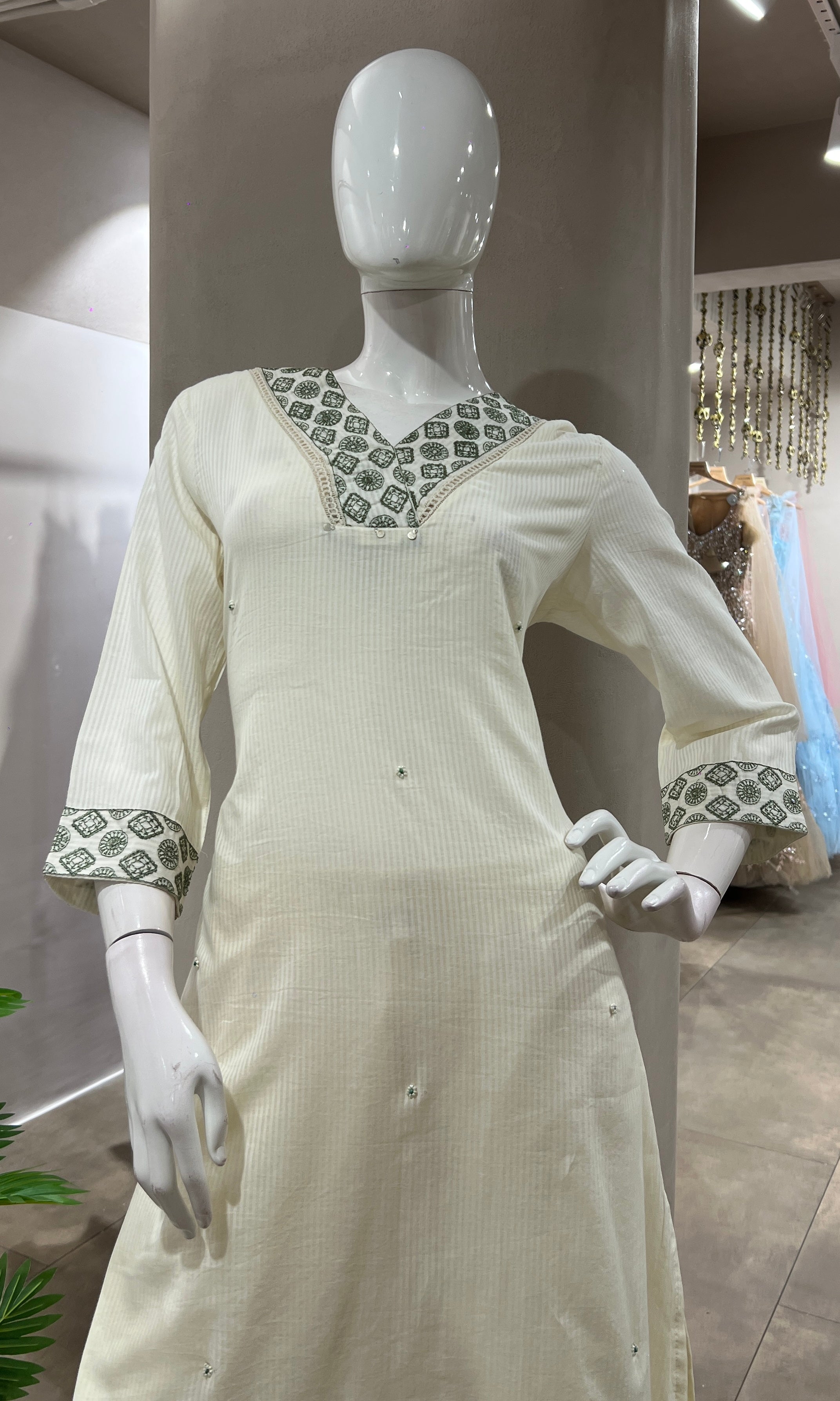 GREEN FLORAL MOTIF KURTA SET