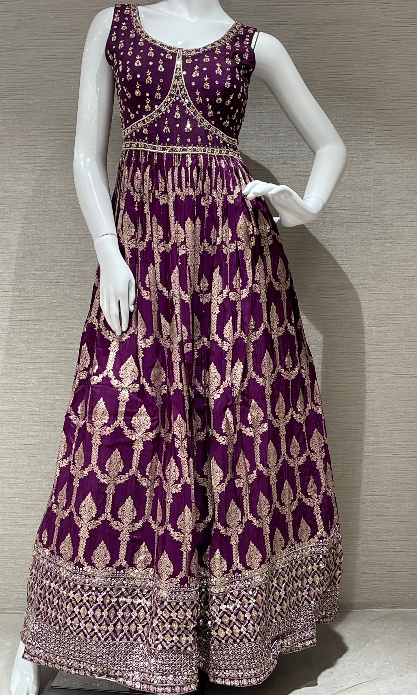 ⚜️Purple Banaras long dress,with silk dupatta 🤩