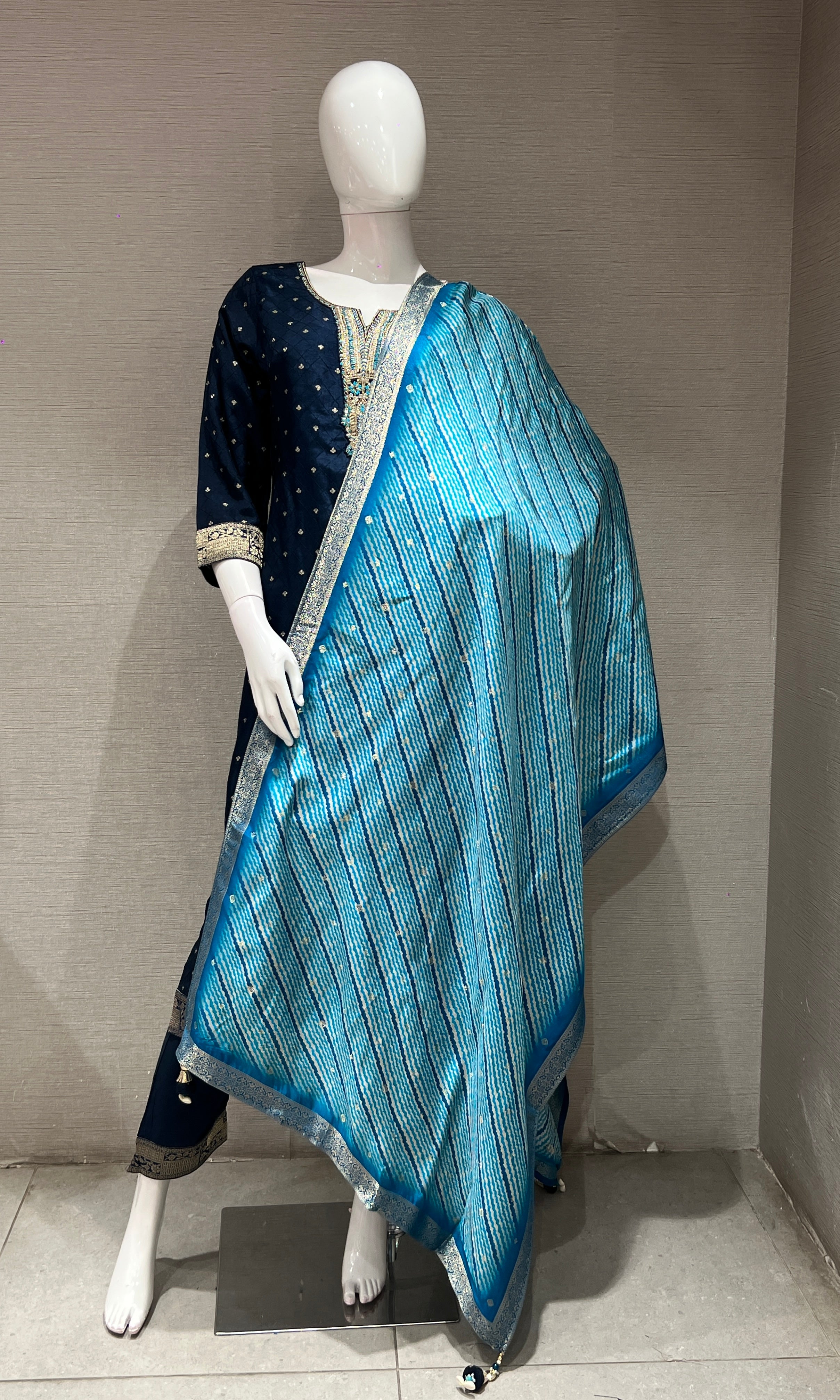 NAVY BLUE KURTA SET WITH STRIPED DUPATTA