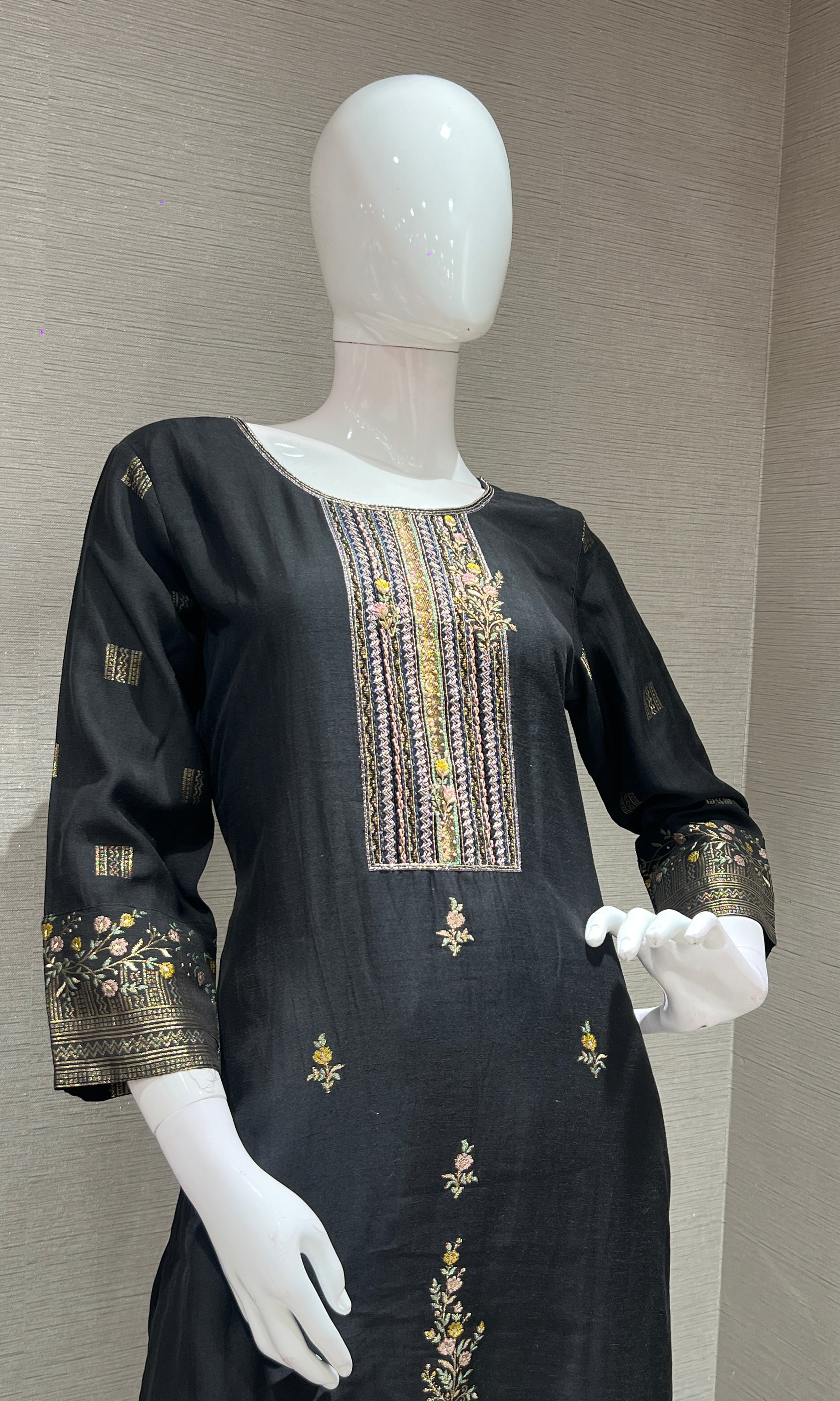 BLACK EMBROIDERED KURTA SET WITH DUPATTA