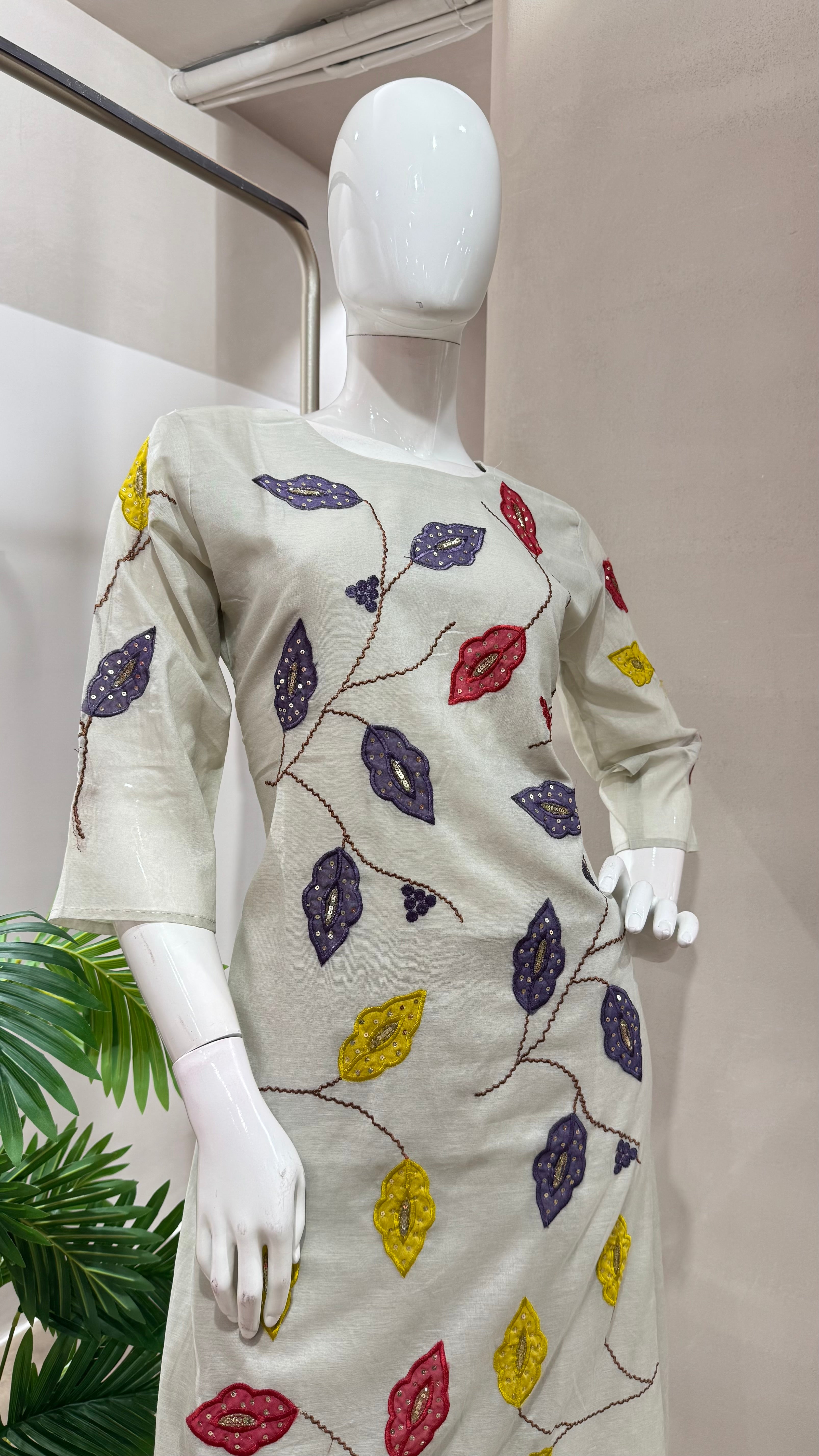 GREY kurta set with leaf embroidery