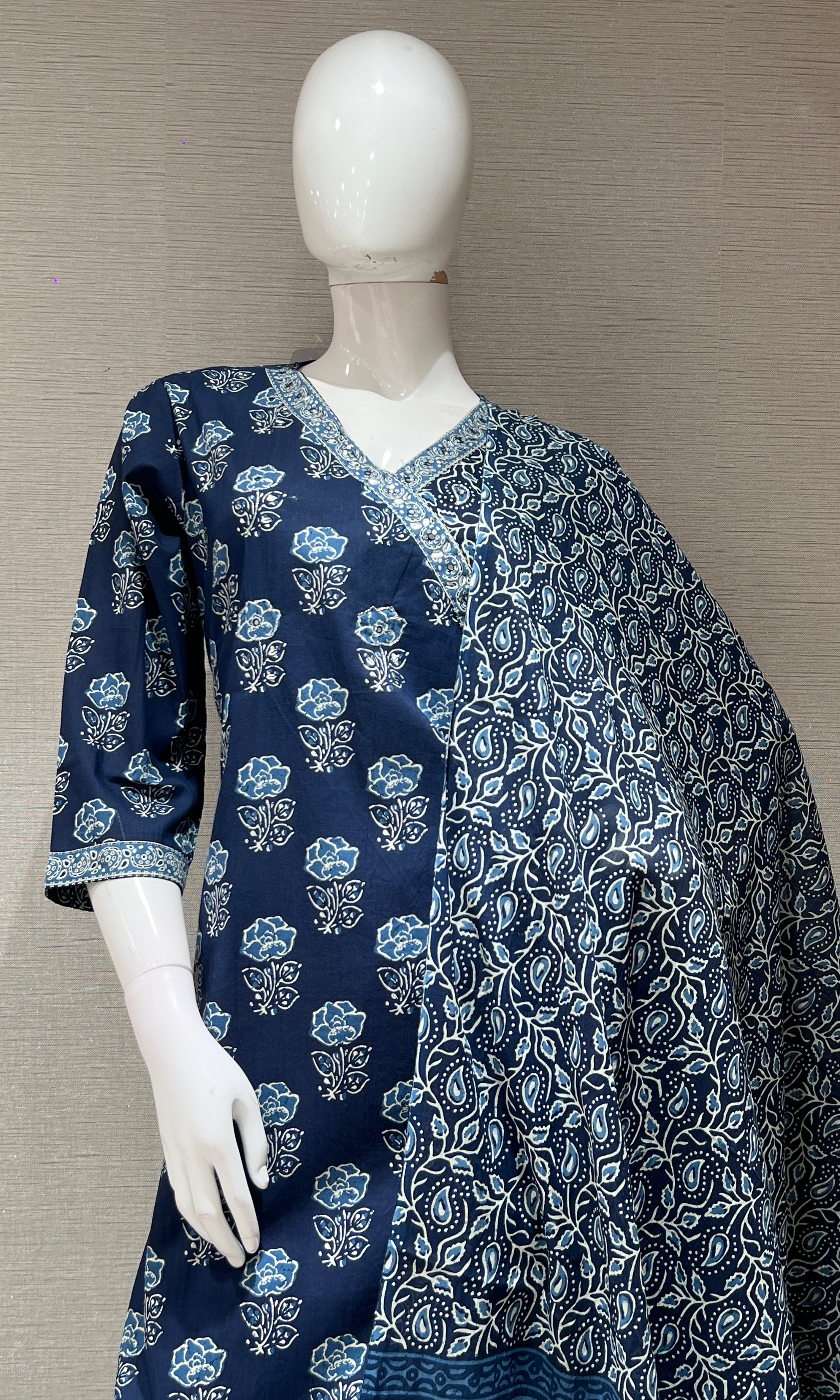 Navy blue FLORAL MOTIF kurta set