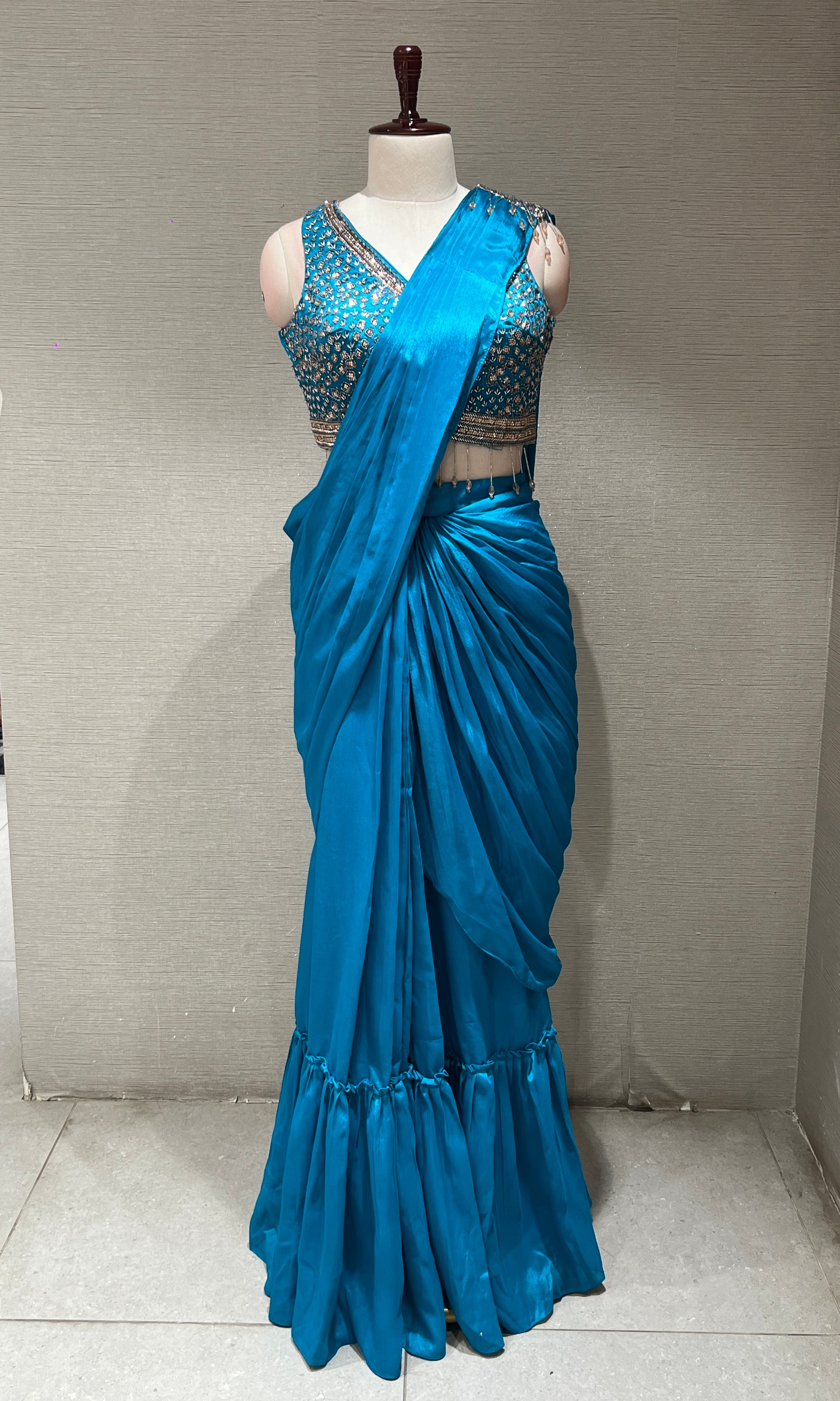 One minutes saree
