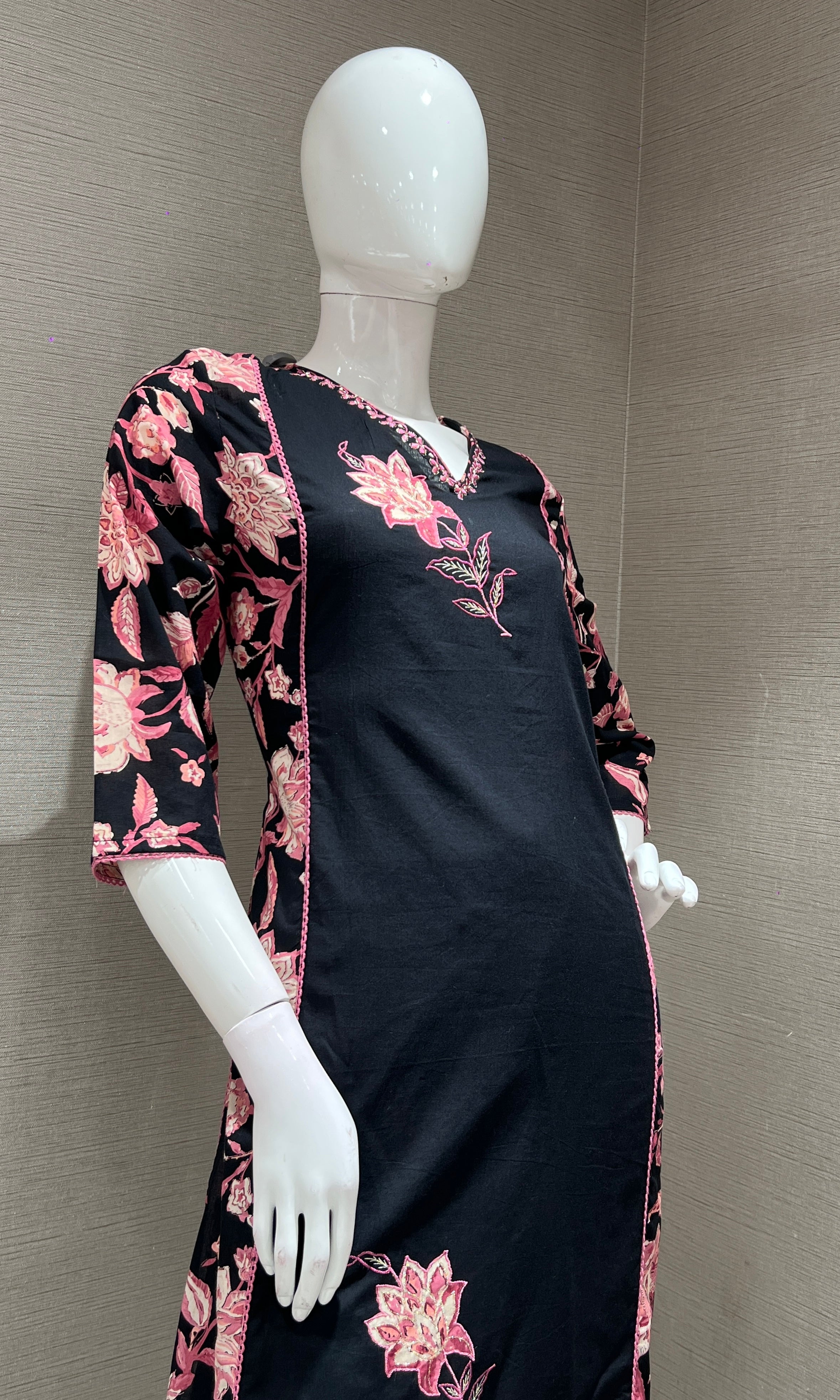 BLACK FLORAL PRINT KURTA SET