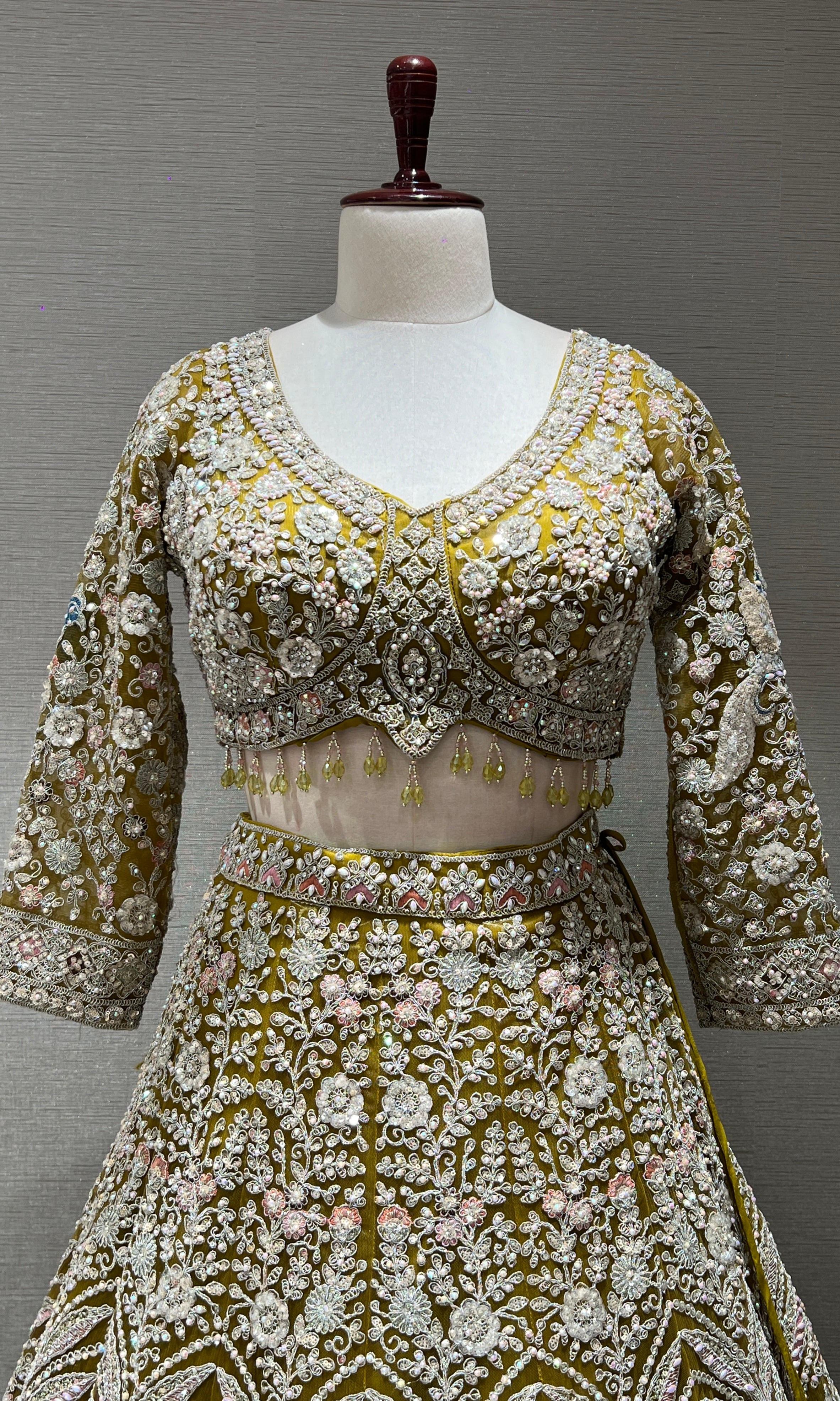 Liril HEAVY INTRICATE EMBROIDERED Lehenga