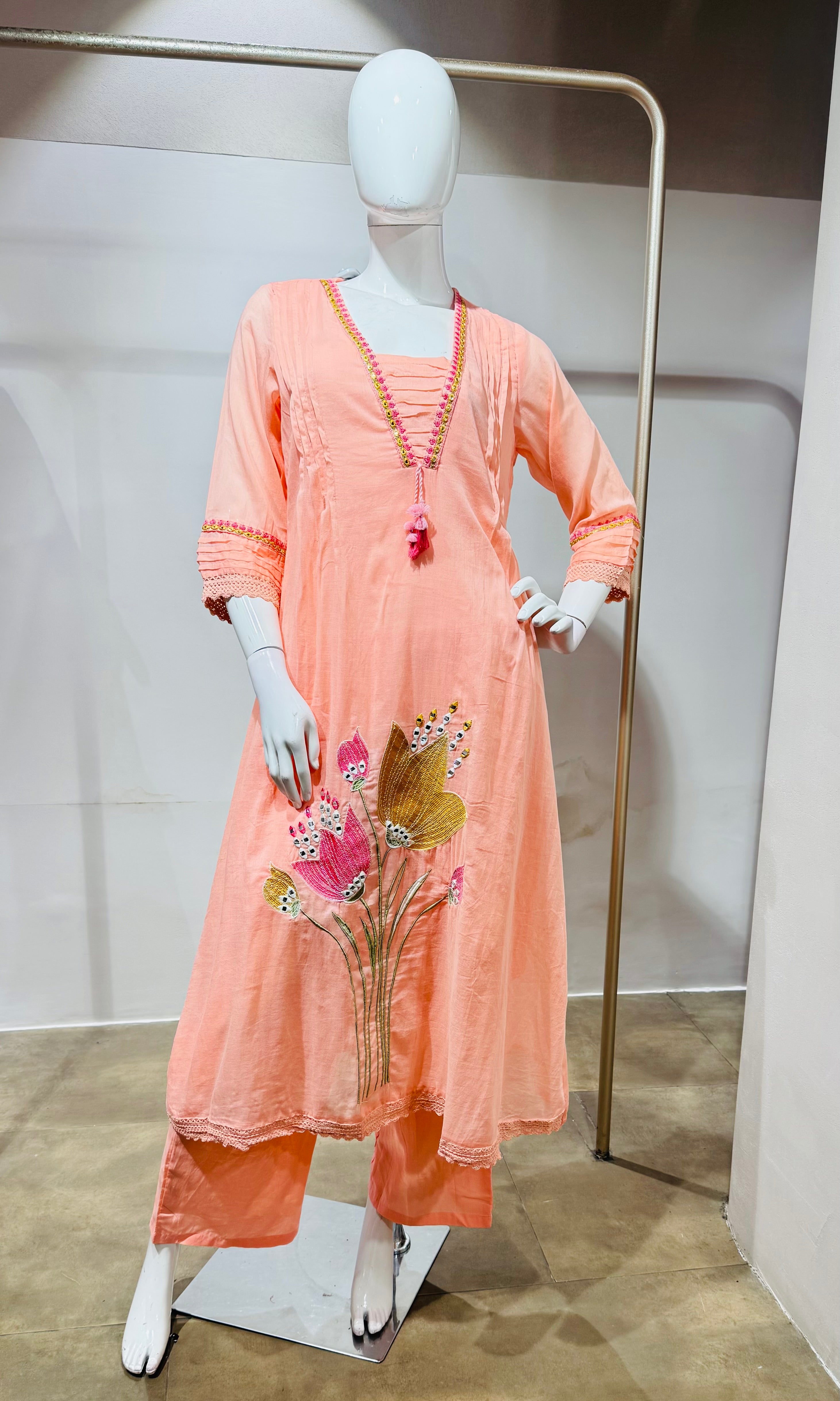Pink Floral embroidered kurta set