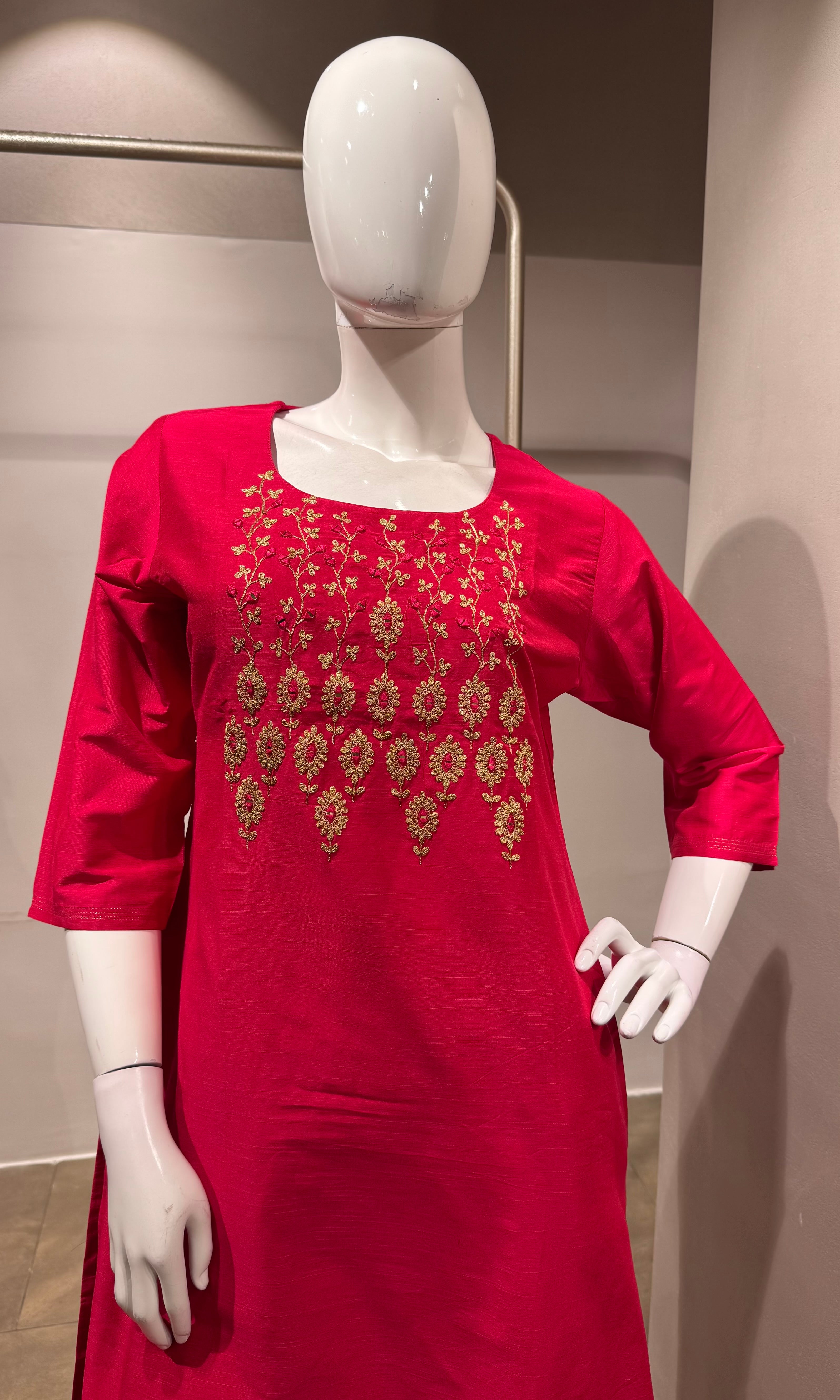 rani pink Ethnic motif kurta set