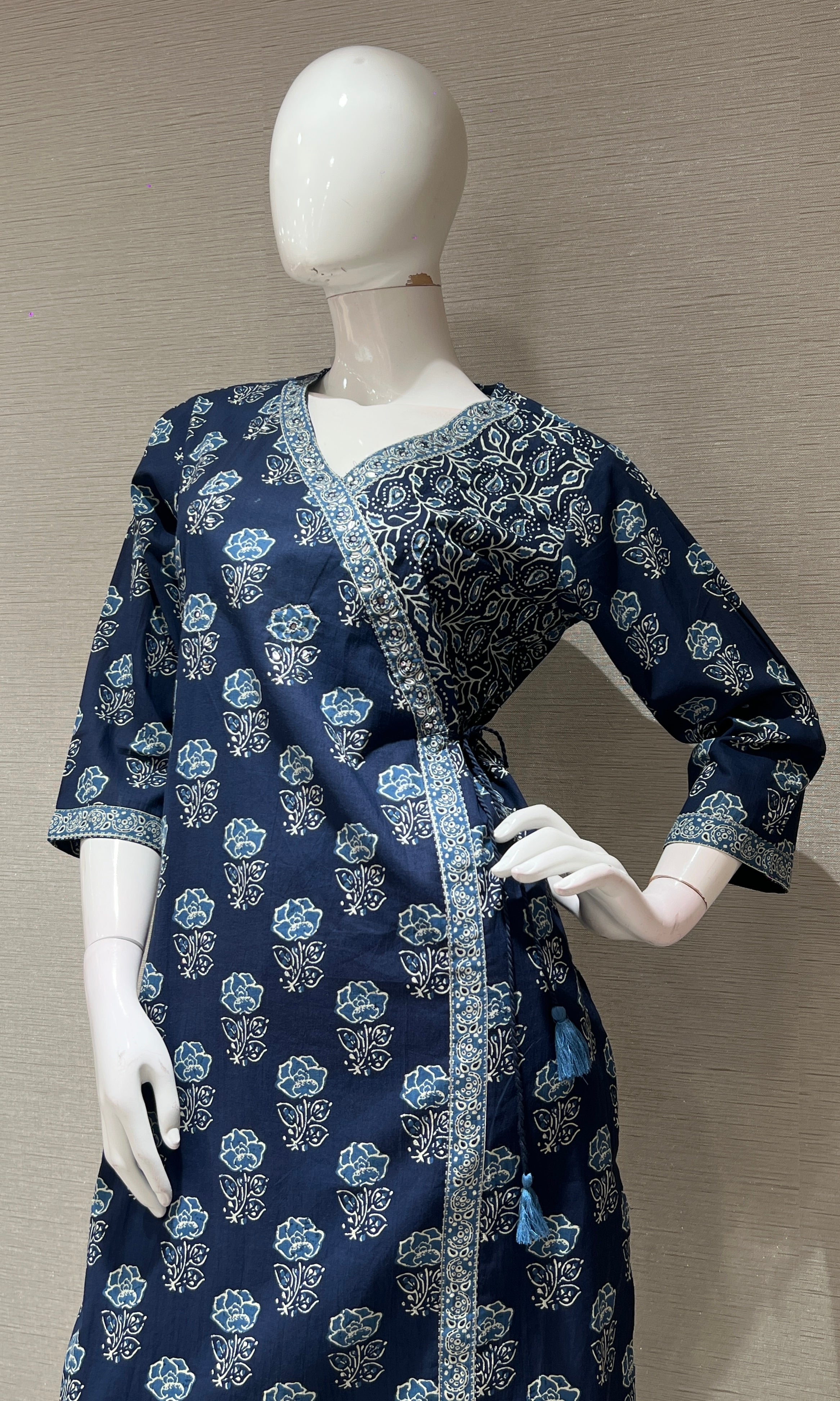 Navy blue FLORAL MOTIF kurta set