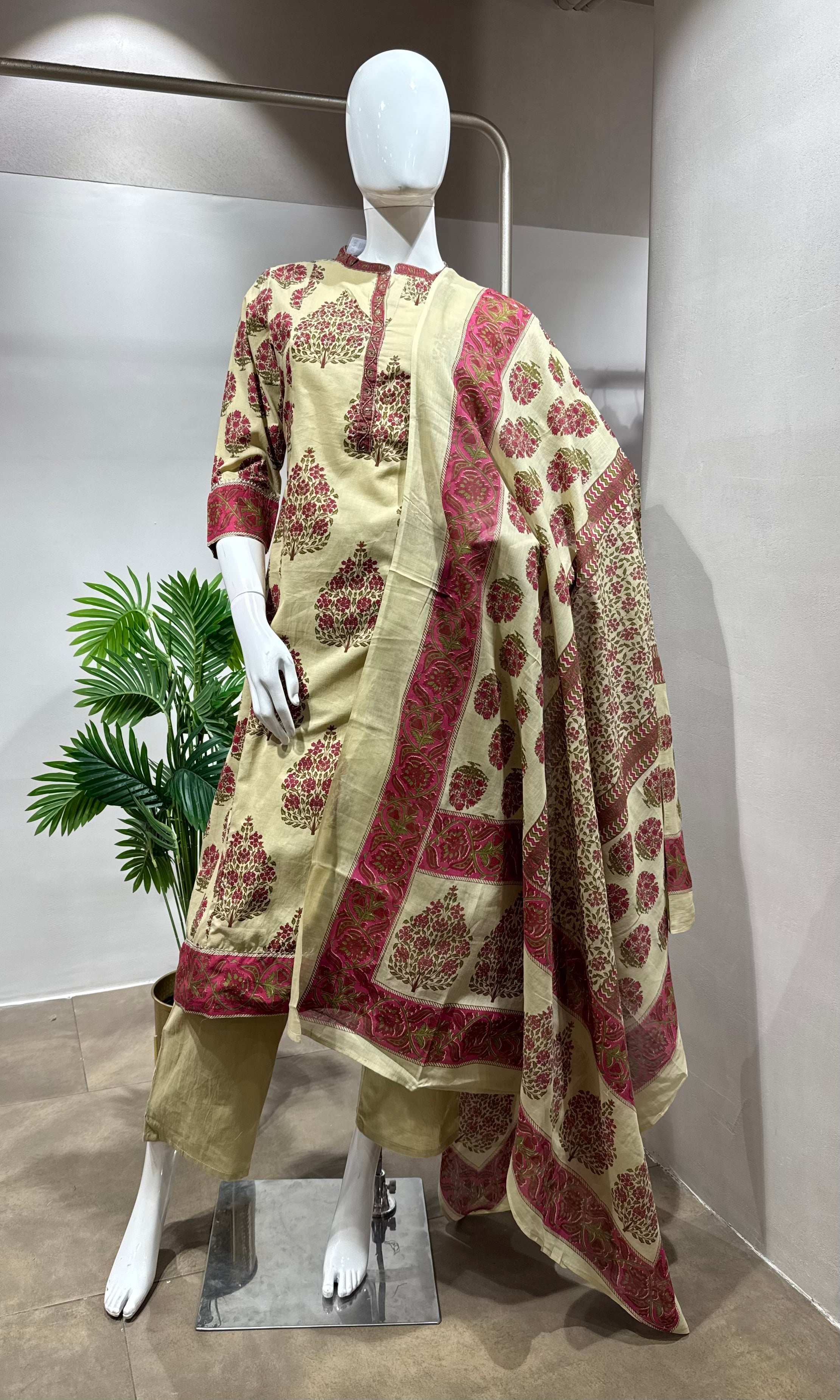 PINK Pure Cotton Floral Printed Kurta with Pant & Dupatta