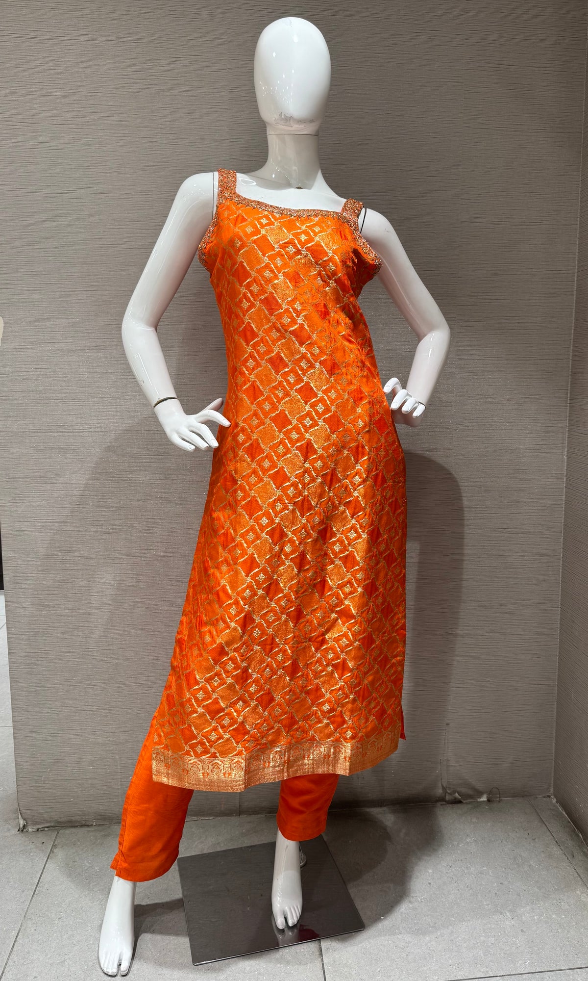 Orange Geometric banarasi Ethnic Kurta Set