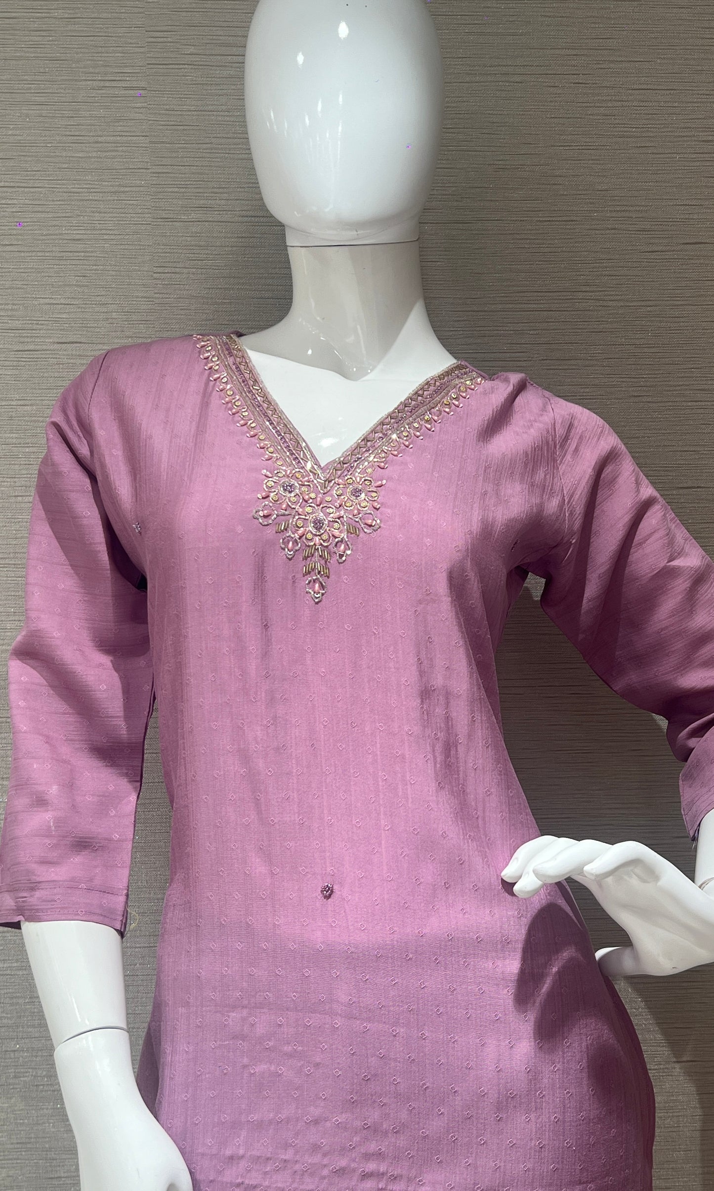 🦄Lavender Kurti with neck design🪻