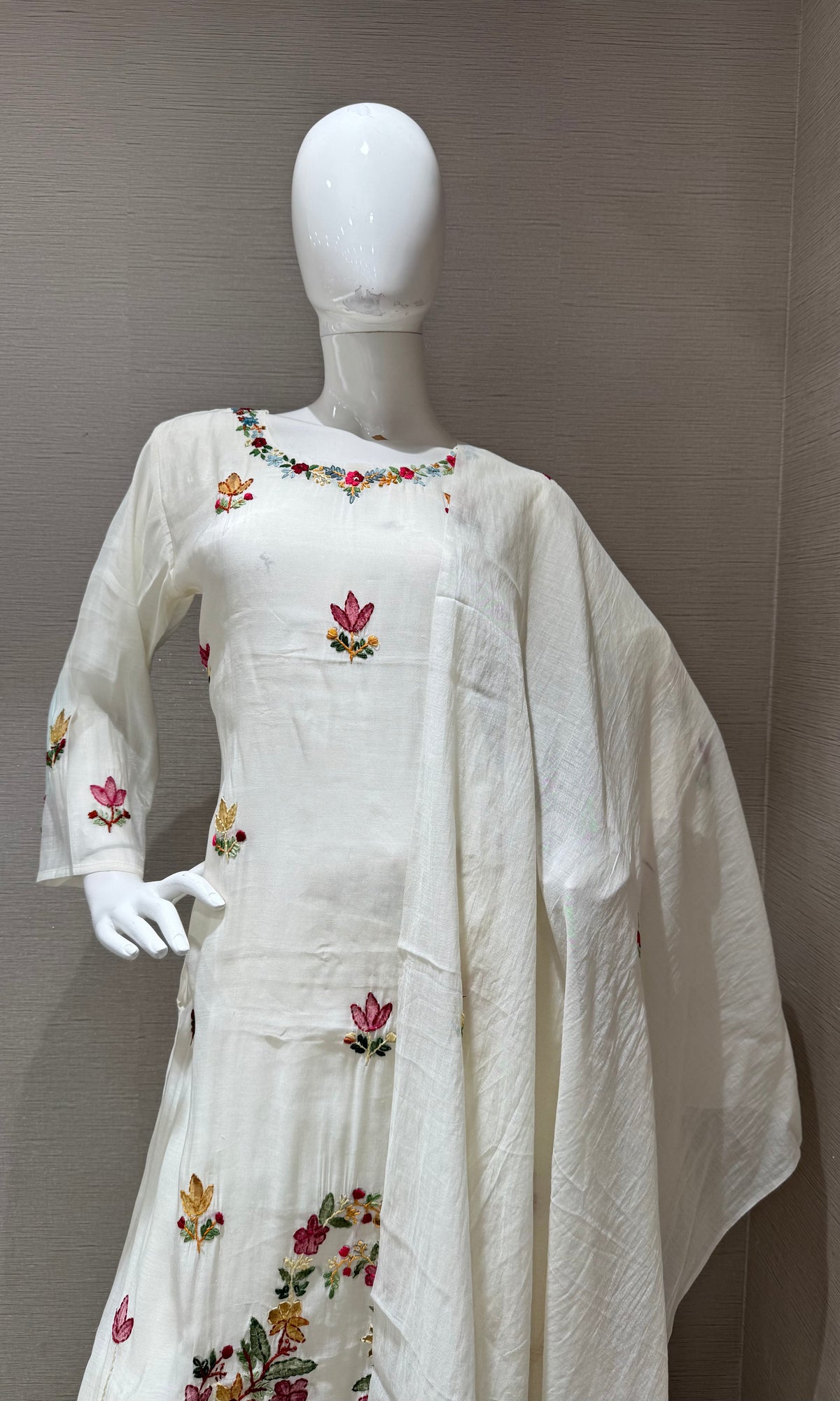 White Blossom Floral Embroidered Cotton Kurta set