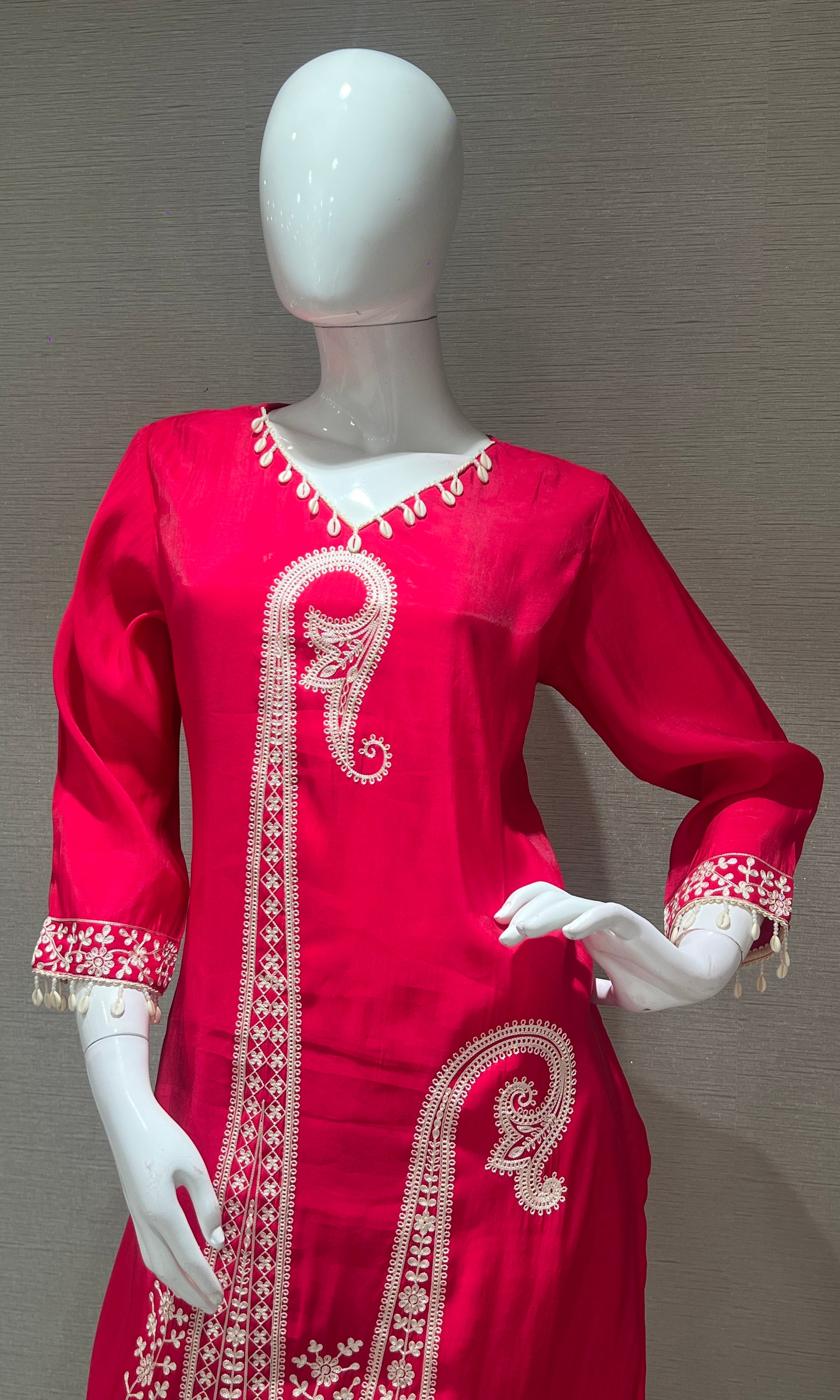 Rani pink Thread Embroidery Kurta Set