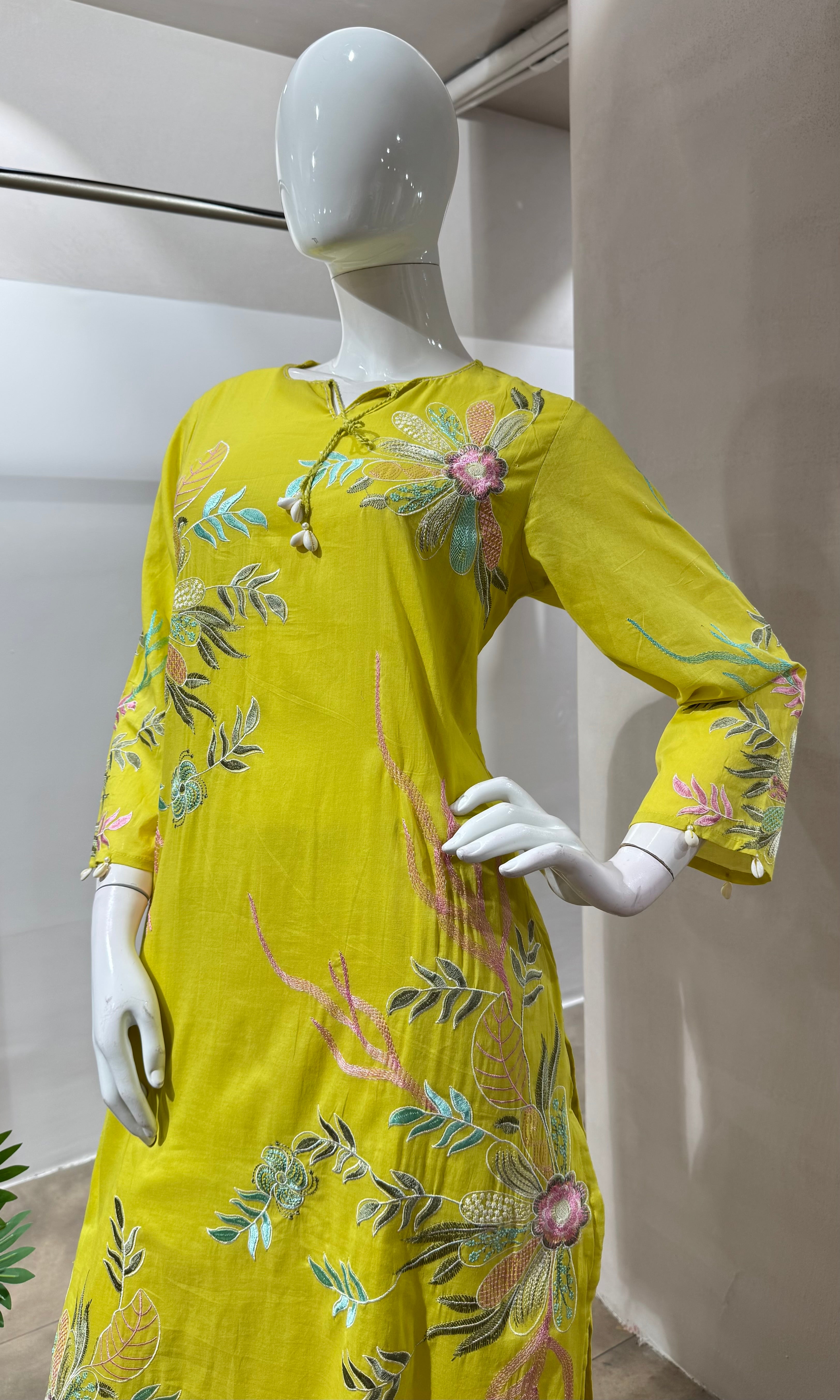 LIRIL FLORAL MOTIFS KURTA SET