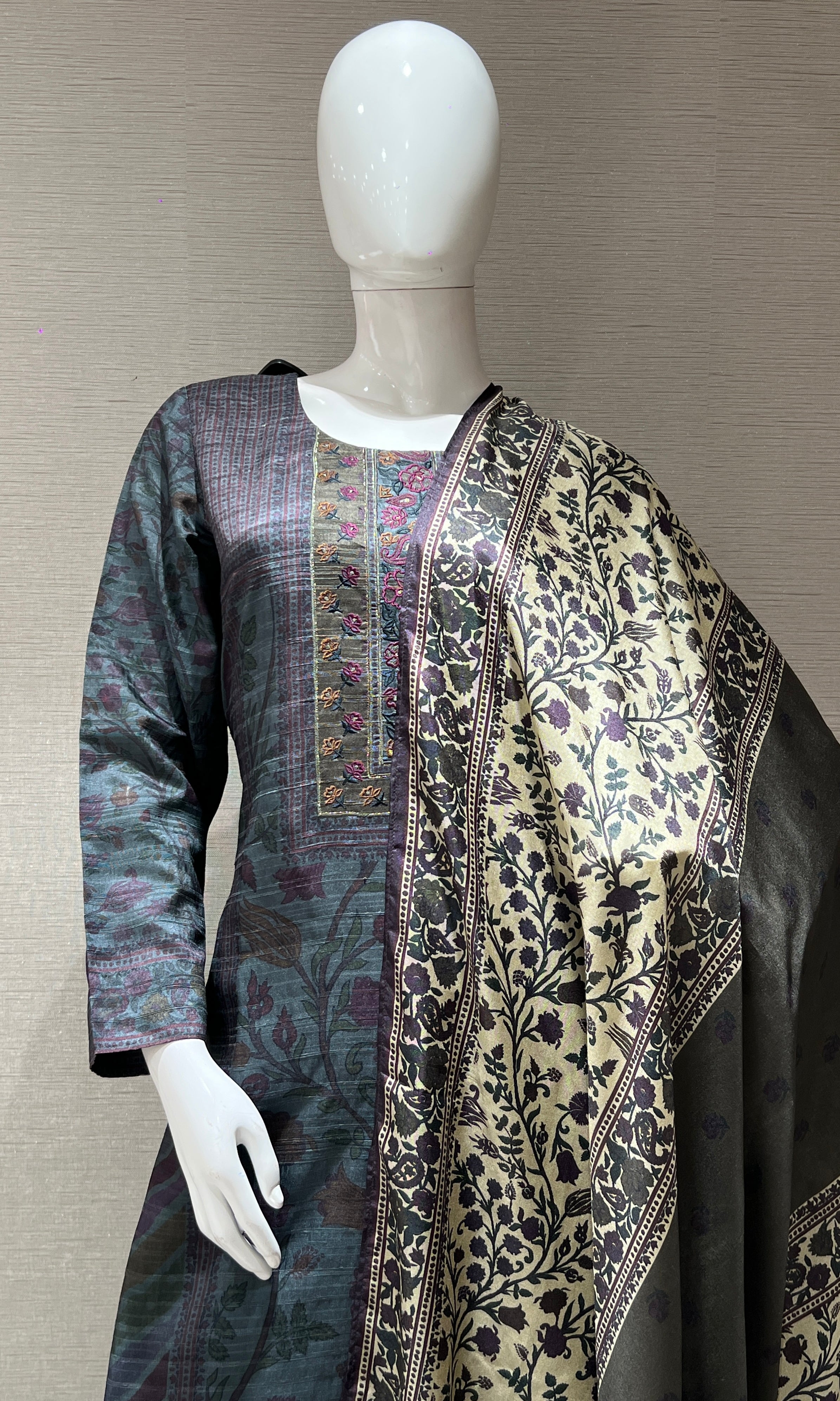 Grey Kurta Set With Contrast Floral Dupatta