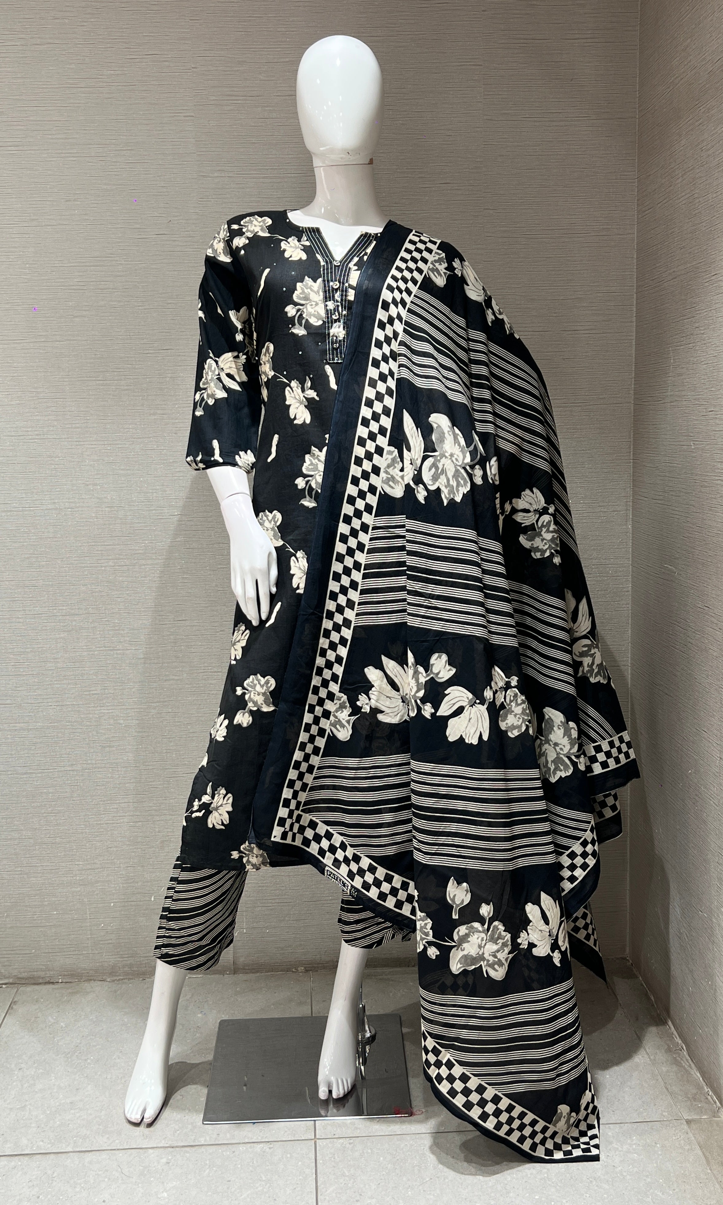 Black FLORAL PRINT kurta set