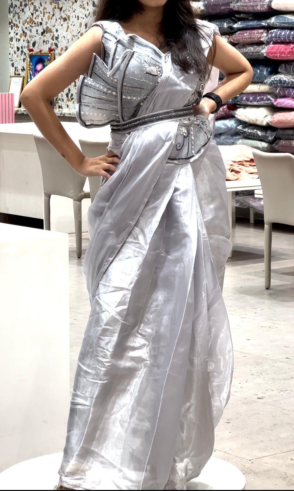 Black Silver Metallic Skirt Saree Set Design by TASUVURE BY SONAL SARAF at  Pernia's Pop Up Shop 2024