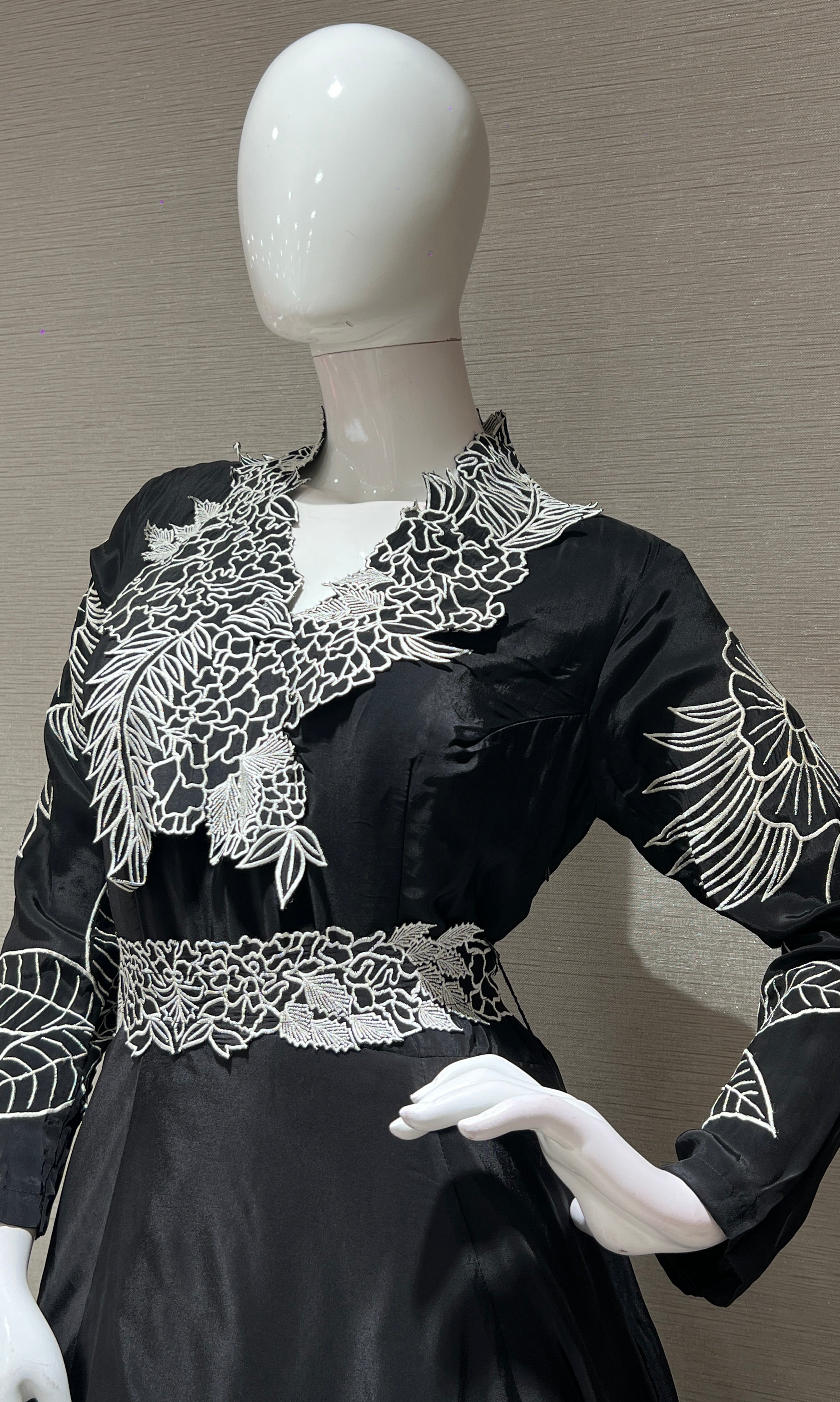 Black Majesty Leaf Embroidered Dress