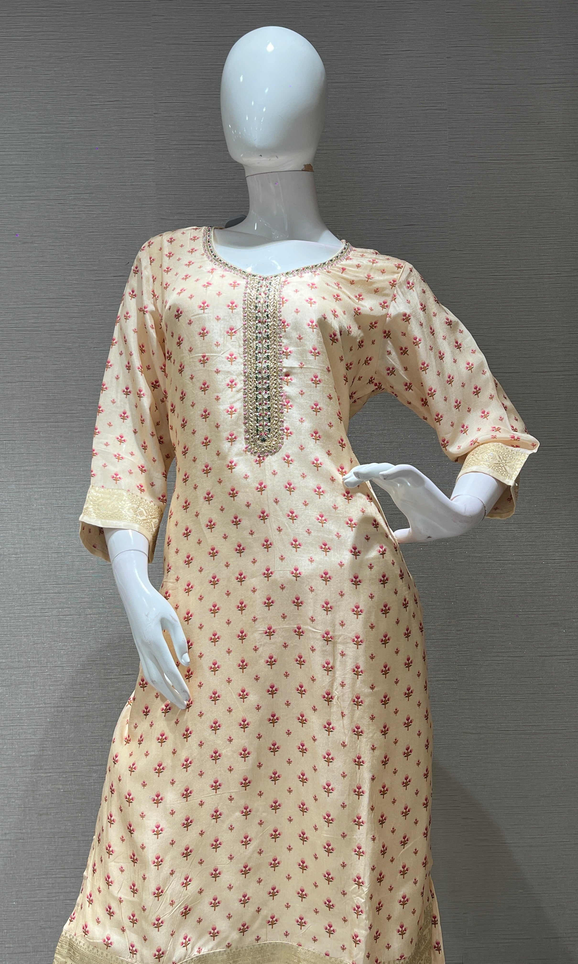 IVORY EMBROIDERED KURTA SET WITH FLORAL DUPATTA