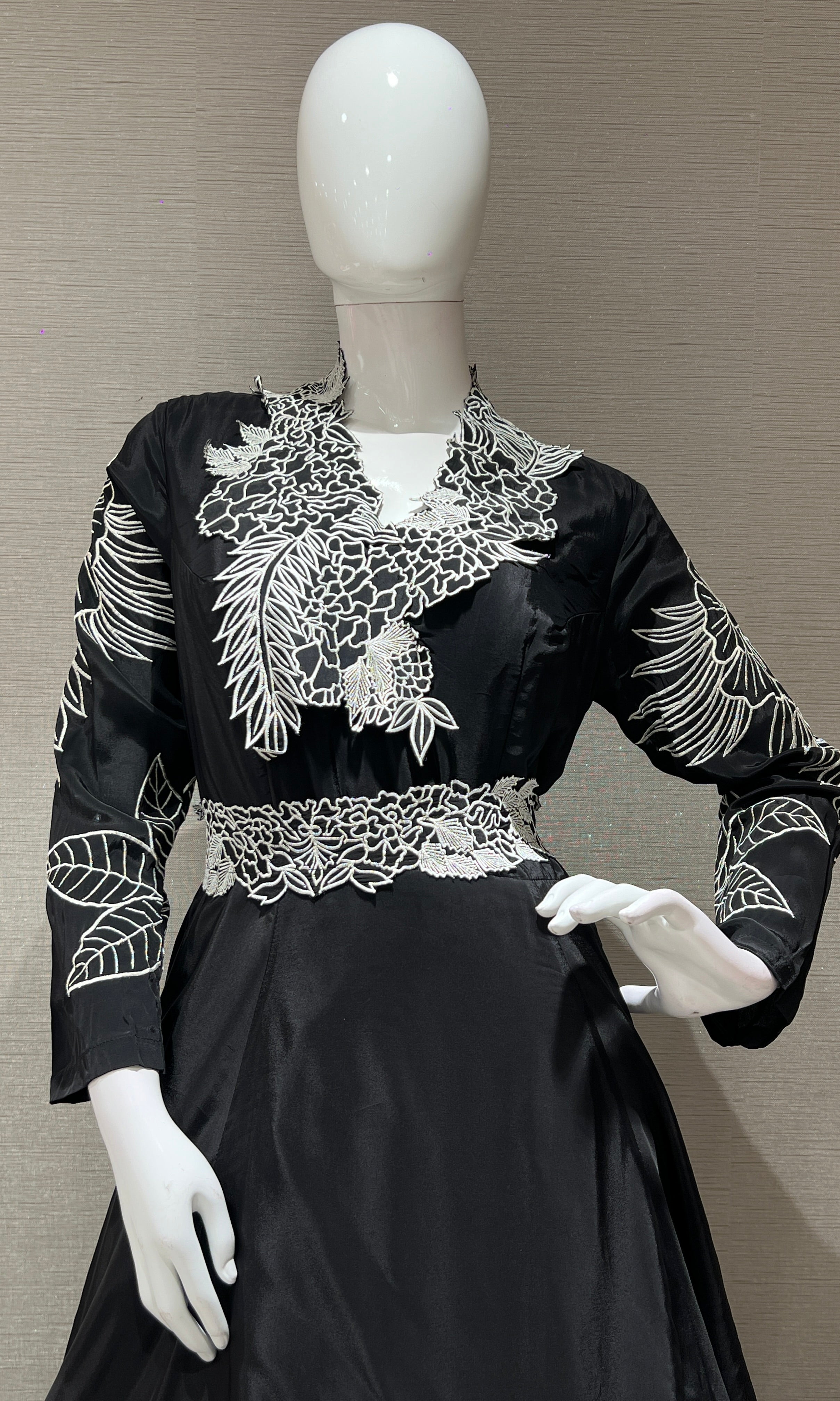 Black Majesty Leaf Embroidered Dress