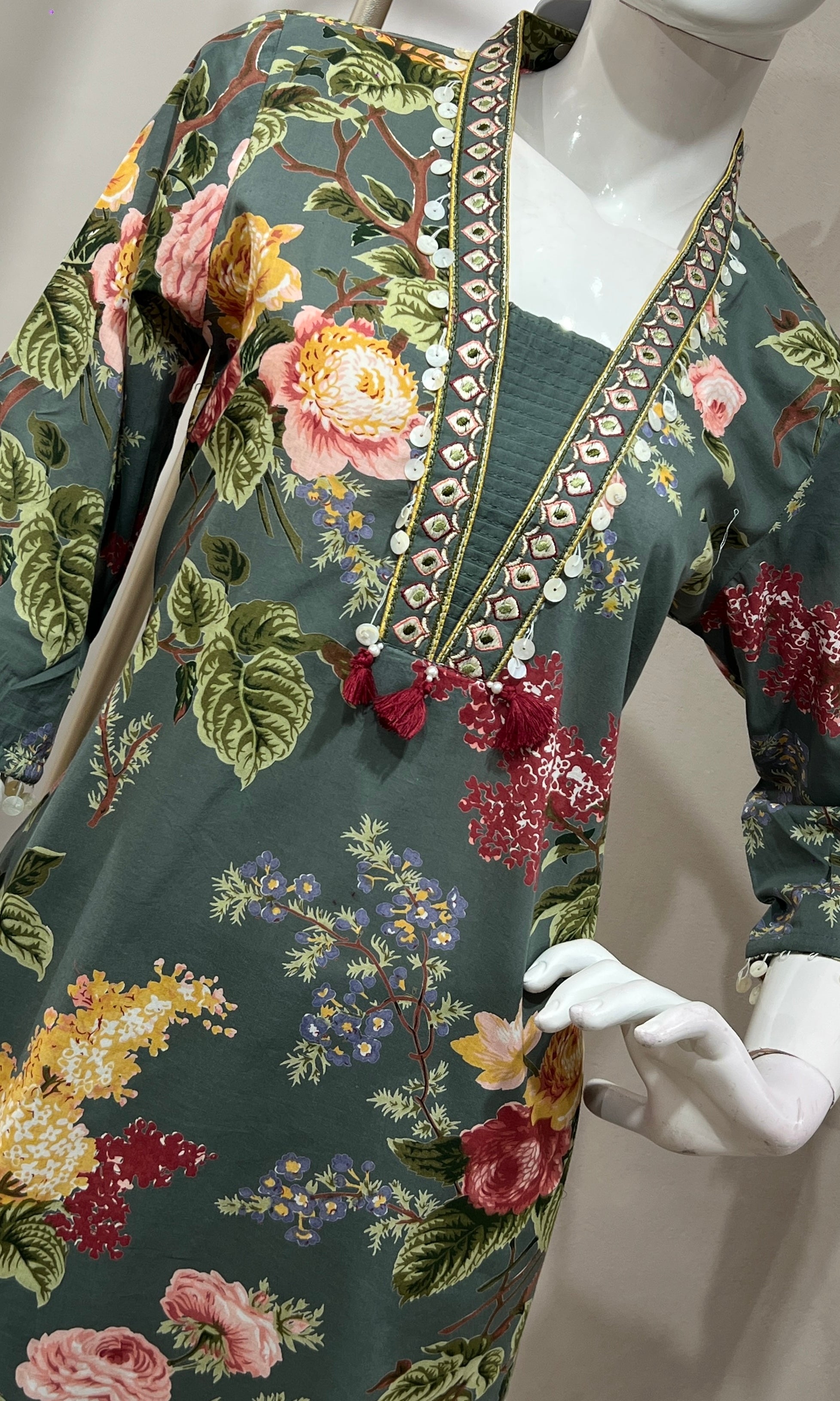 Green ETHNIC FLORAL PRINT kurta set