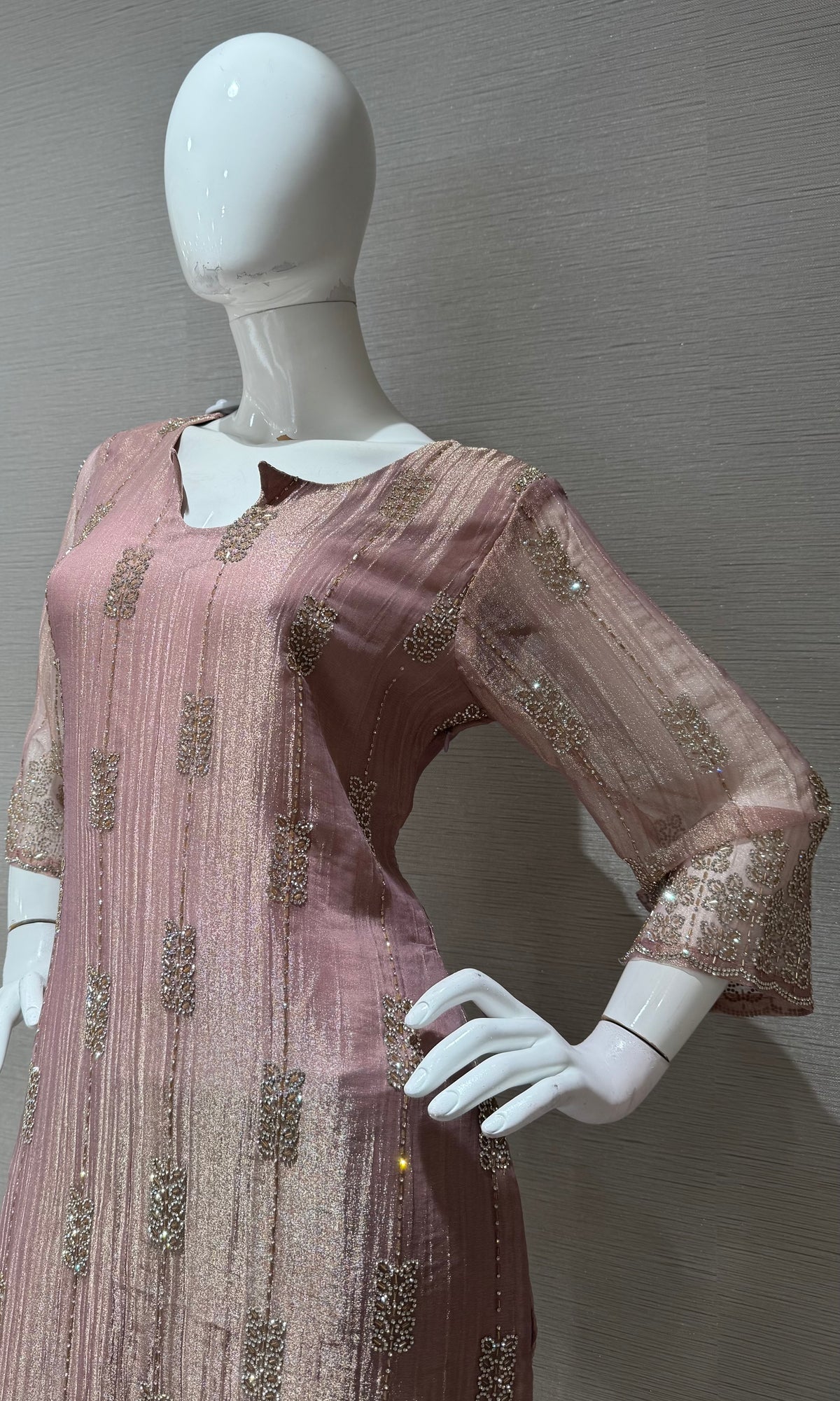 Onion pink Tissue silk embroidered kurta set with dupatta