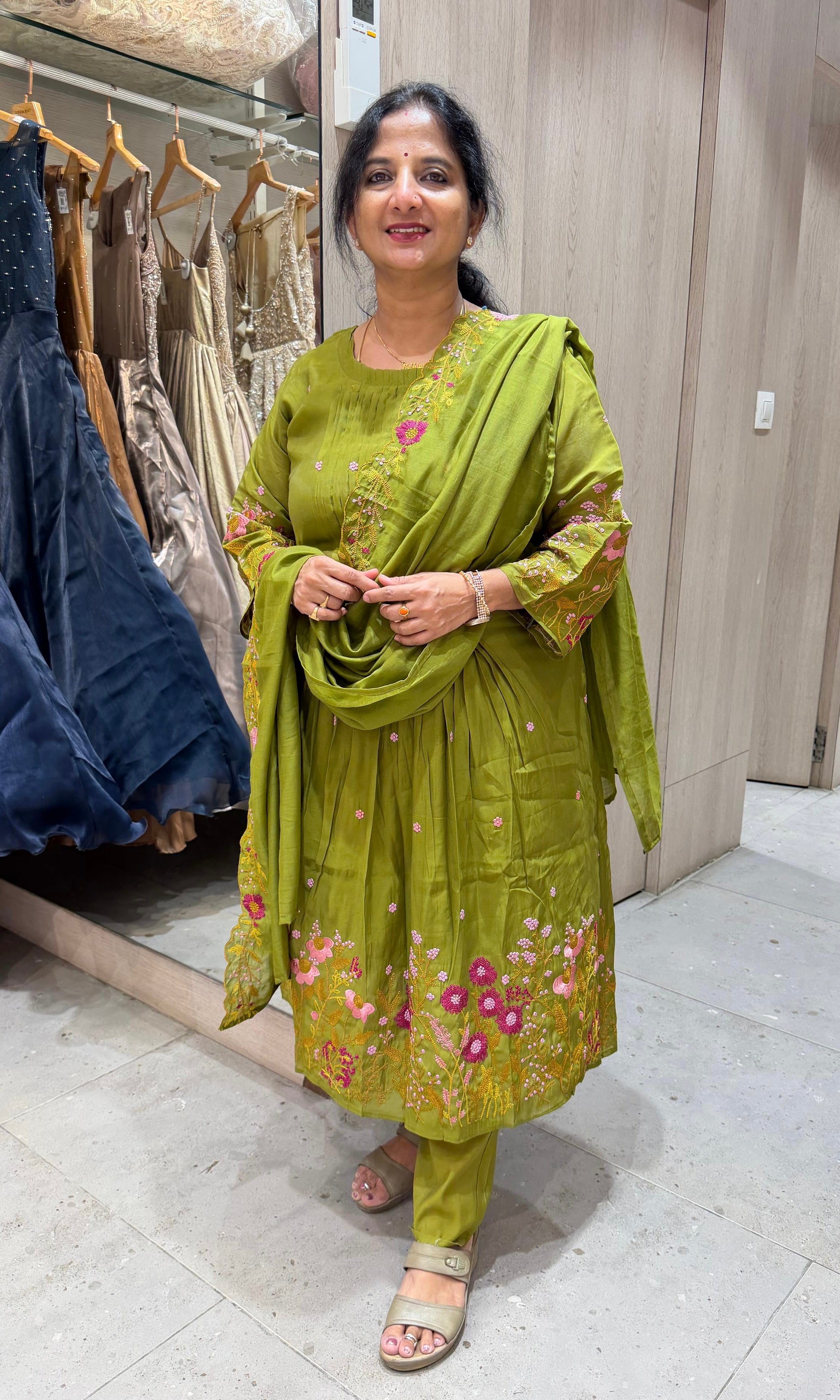 mehendi green Floral Embroidered Kurta Set