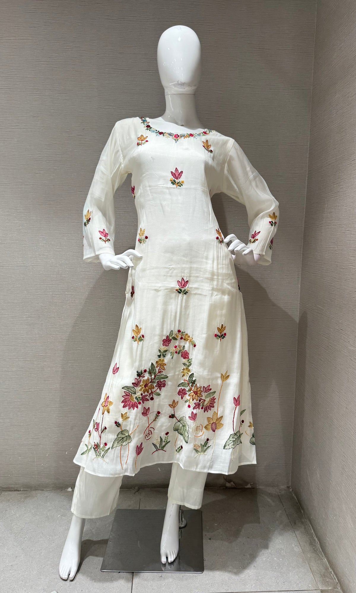 White Blossom Floral Embroidered Cotton Kurta set