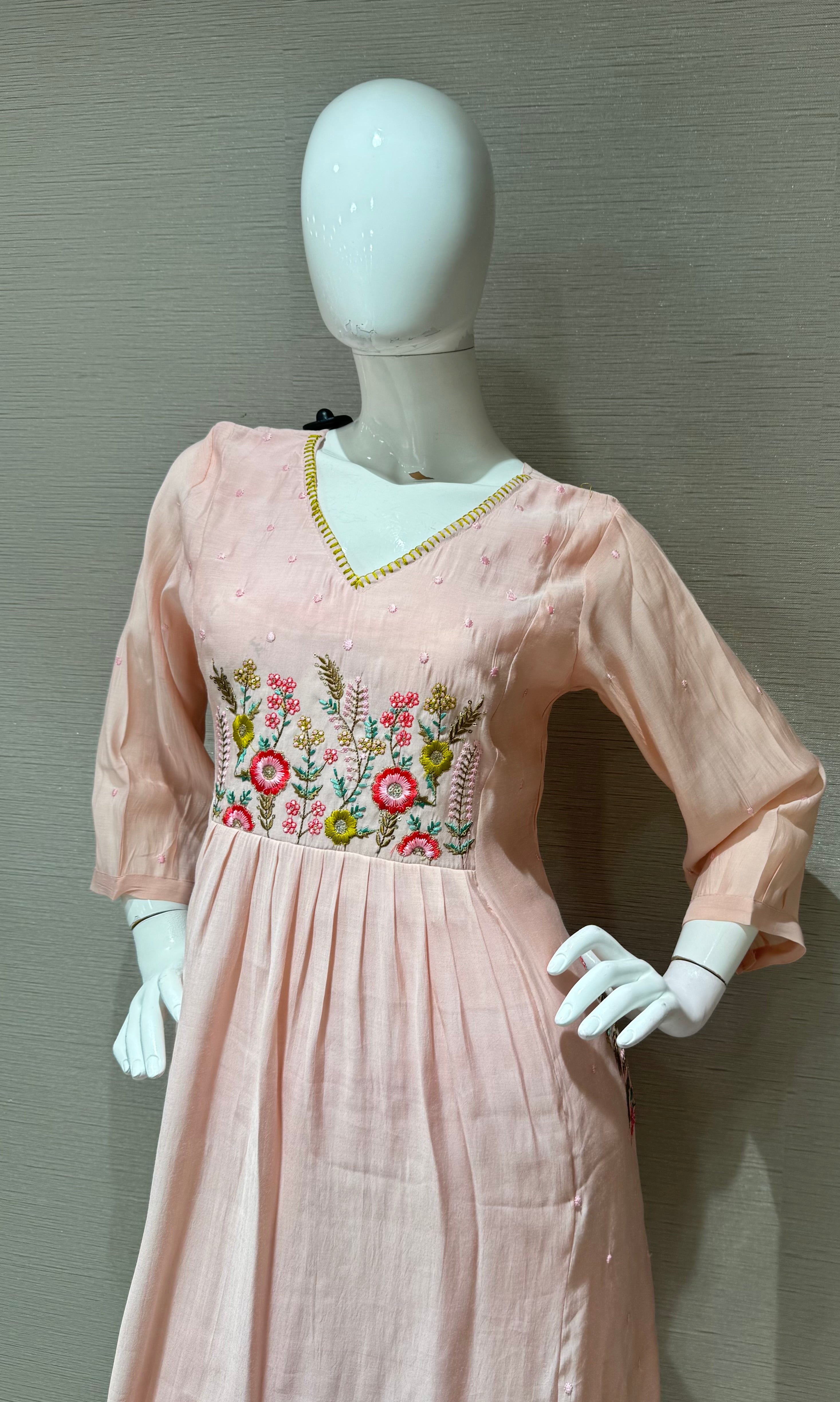 Pink Floral embroidery kurta set