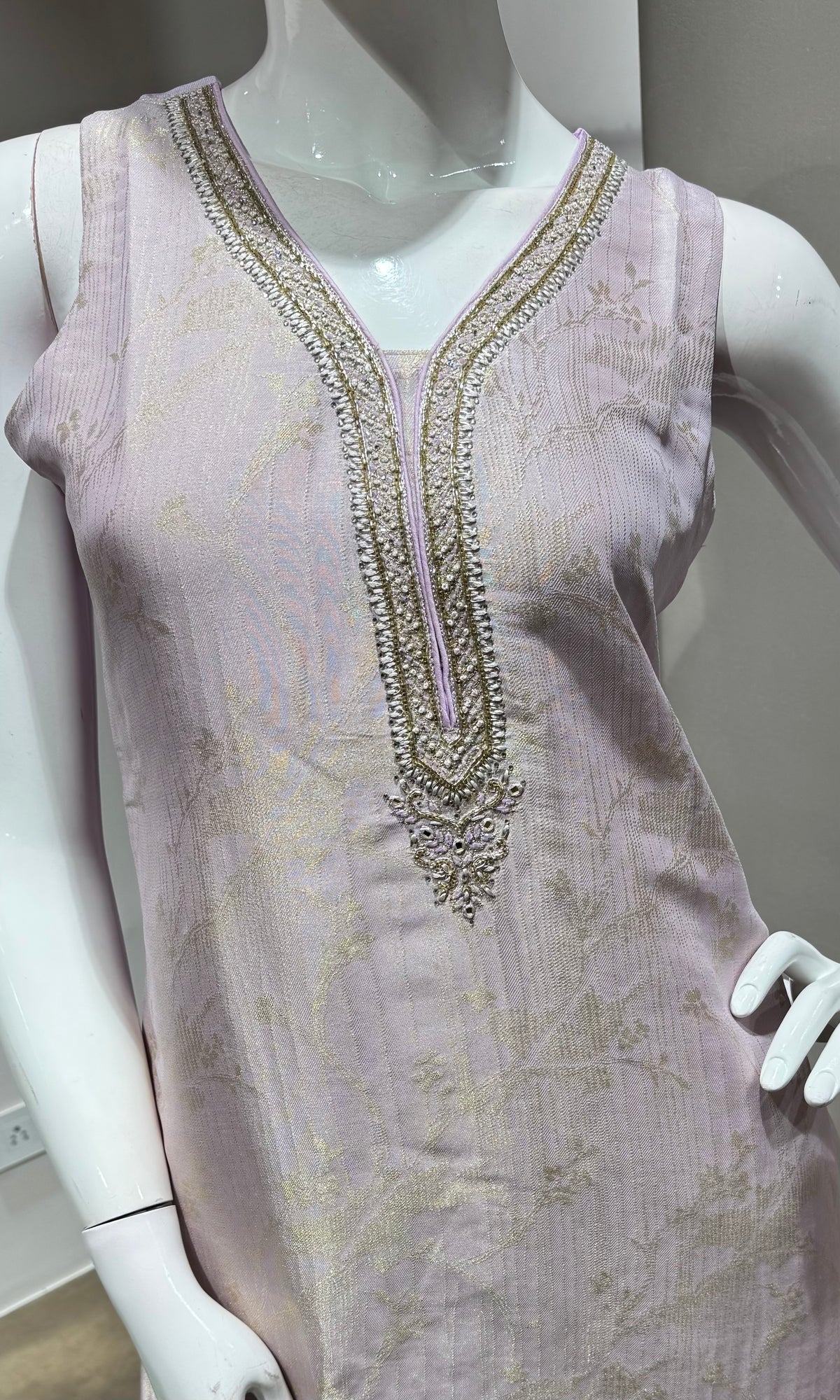 Lilac silk kurta set with gold embroidery
