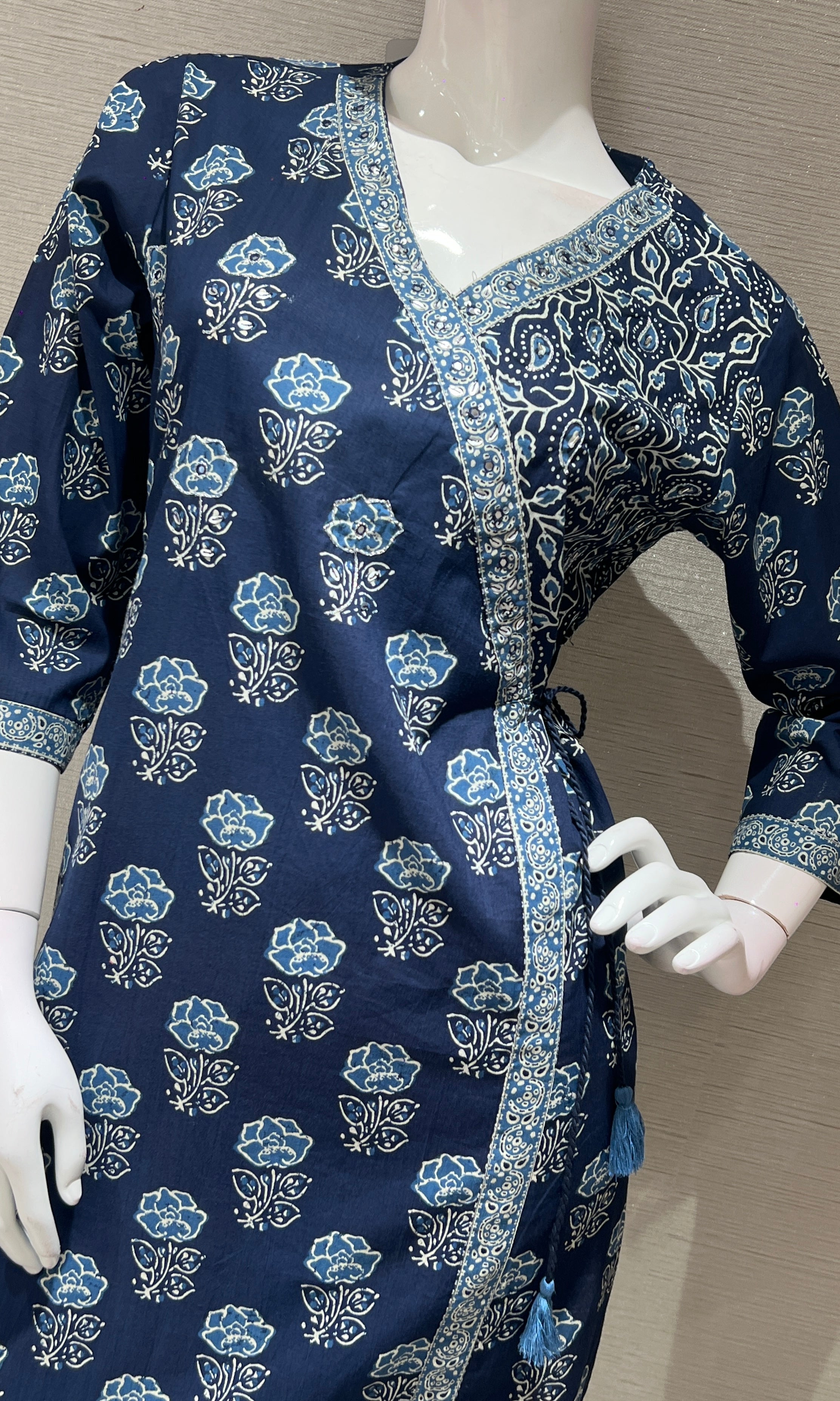 Navy blue FLORAL MOTIF kurta set
